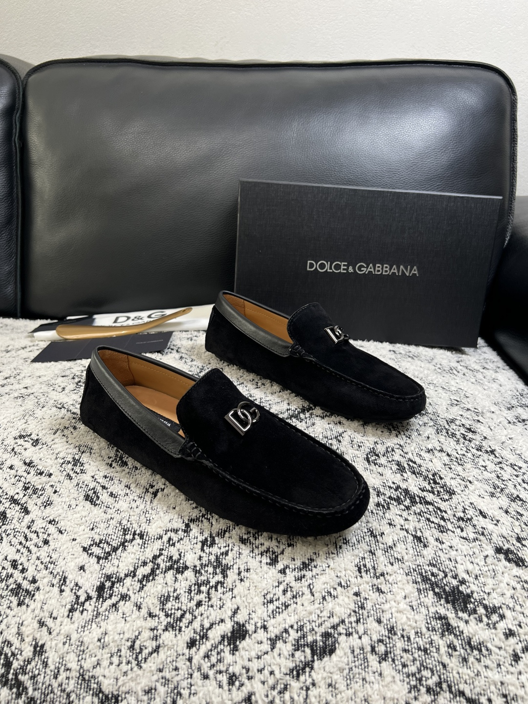 Dolce & Gabbana 高品质 顶级工艺品 杜嘉班纳 爆款豆豆鞋专柜新品同步,鞋面意大利进口牛皮面料,高 Dolce & Gabbana 高品质 顶级工艺品 杜嘉班纳 爆款豆豆鞋专柜新品同步,鞋面意大利进口牛皮面料,高