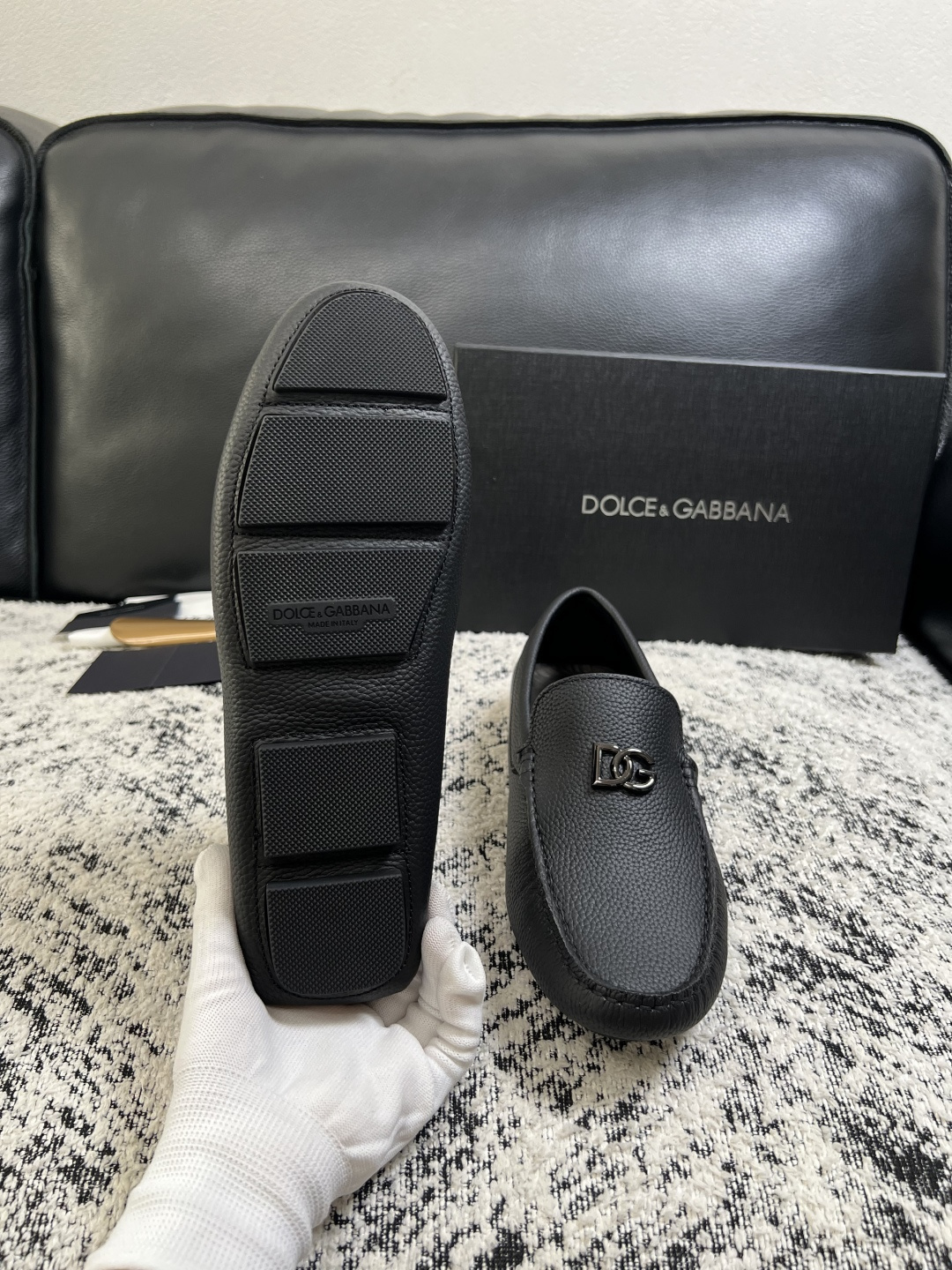 Dolce & Gabbana   高品质  顶级工艺品  杜嘉班纳 爆款豆豆鞋专柜新品同步，鞋面意大利进口牛皮面料，高