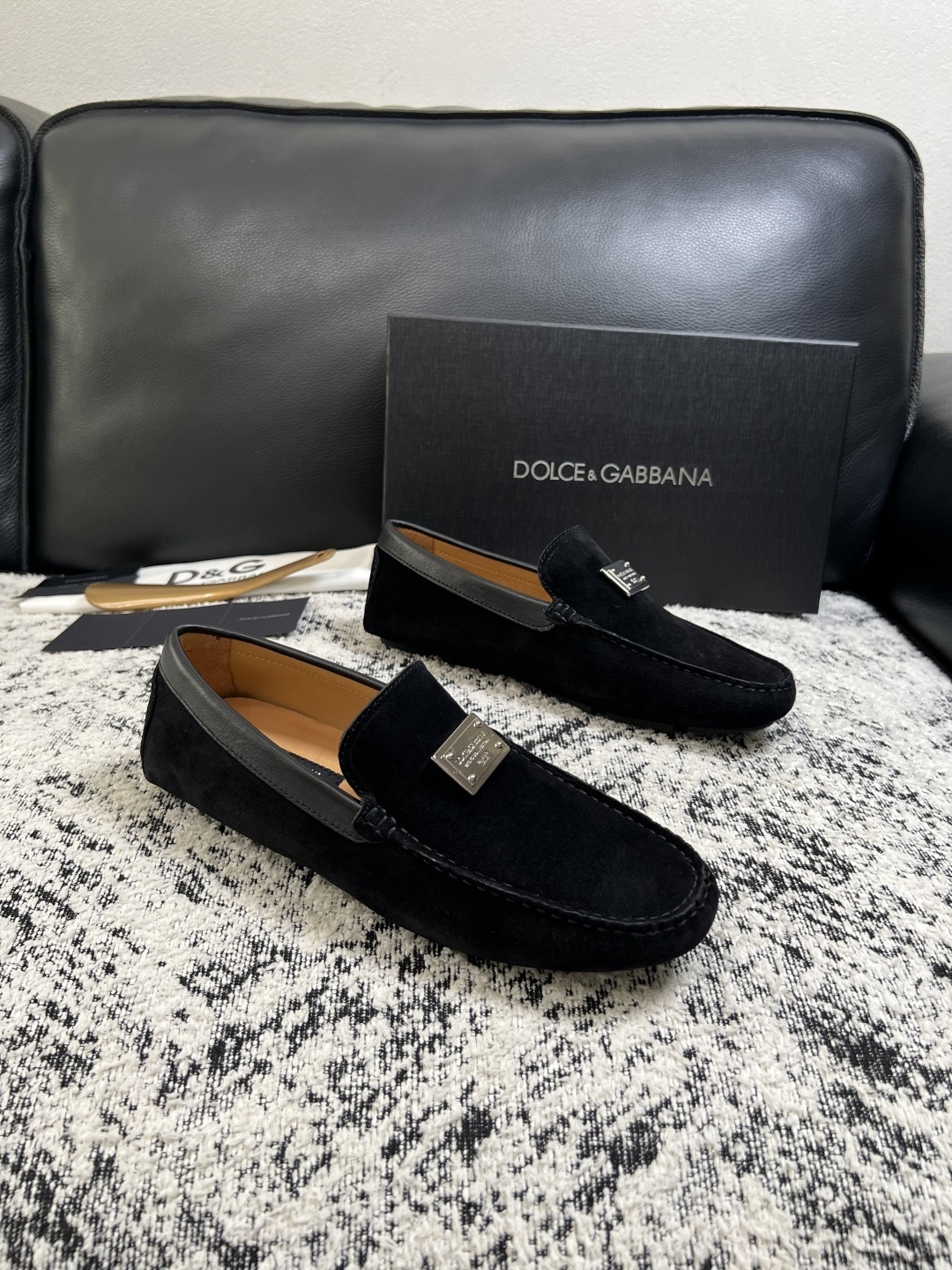 Dolce & Gabbana 高品质 顶级工艺品 杜嘉班纳 爆款豆豆鞋专柜新品同步,鞋面意大利进口牛皮面料,高 Dolce & Gabbana 高品质 顶级工艺品 杜嘉班纳 爆款豆豆鞋专柜新品同步,鞋面意大利进口牛皮面料,高