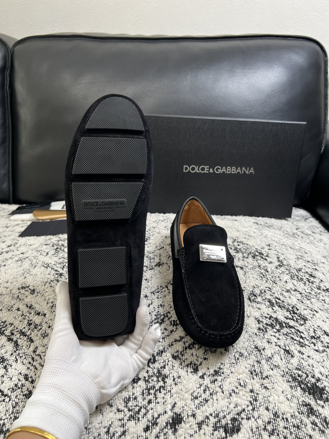 Dolce & Gabbana   高品质  顶级工艺品  杜嘉班纳 爆款豆豆鞋专柜新品同步，鞋面意大利进口牛皮面料，高