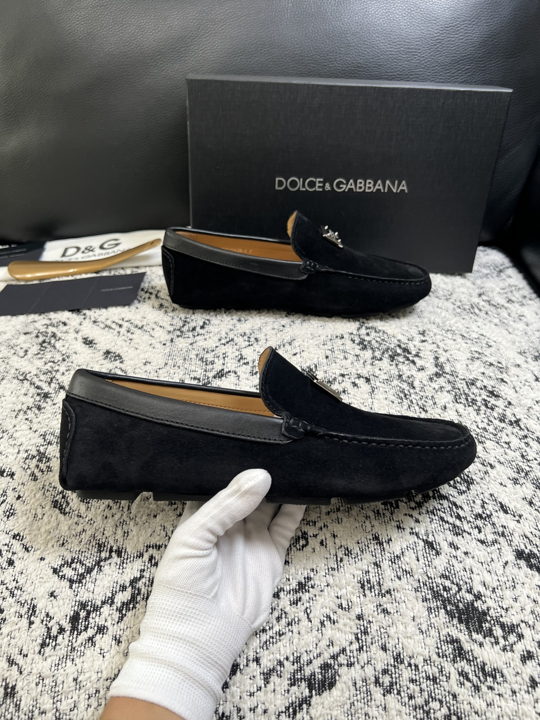 Dolce & Gabbana   高品质  顶级工艺品  杜嘉班纳 爆款豆豆鞋专柜新品同步，鞋面意大利进口牛皮面料，高