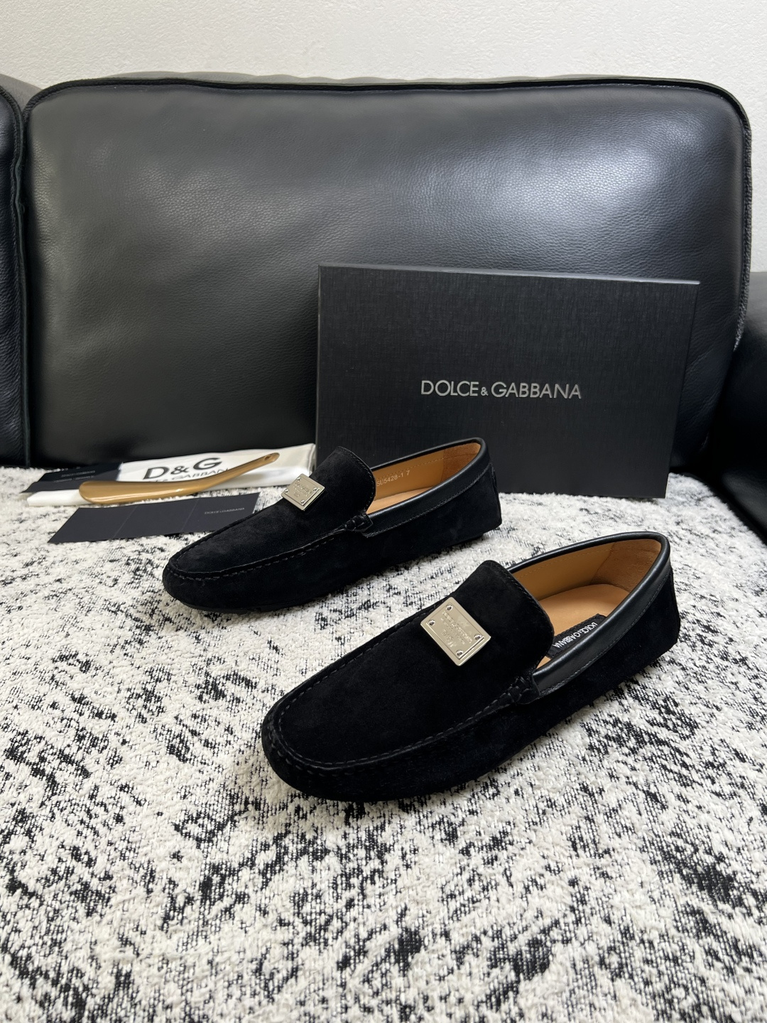 Dolce & Gabbana   高品质  顶级工艺品  杜嘉班纳 爆款豆豆鞋专柜新品同步，鞋面意大利进口牛皮面料，高