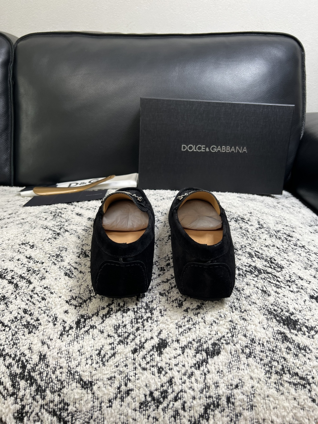 Dolce & Gabbana   高品质  顶级工艺品  杜嘉班纳 爆款豆豆鞋专柜新品同步，鞋面意大利进口牛皮面料，高