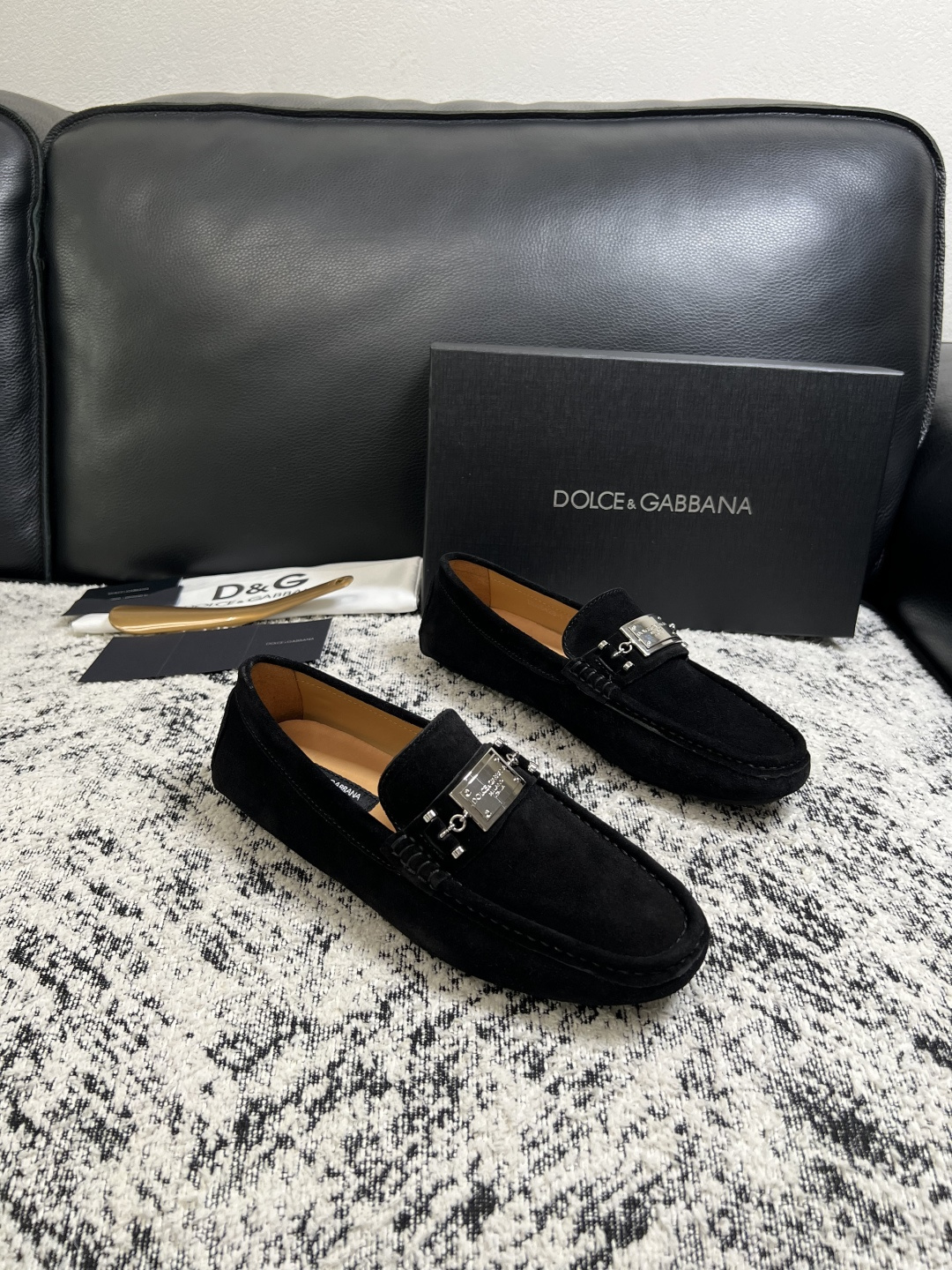 Dolce & Gabbana 高品质 顶级工艺品 杜嘉班纳 爆款豆豆鞋专柜新品同步,鞋面意大利进口牛皮面料,高 Dolce & Gabbana 高品质 顶级工艺品 杜嘉班纳 爆款豆豆鞋专柜新品同步,鞋面意大利进口牛皮面料,高