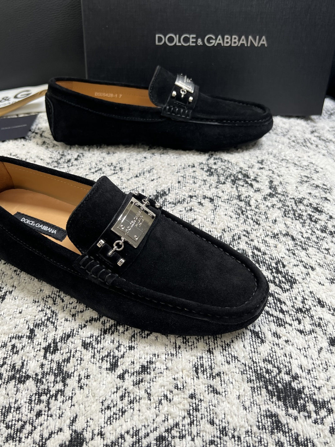 Dolce & Gabbana   高品质  顶级工艺品  杜嘉班纳 爆款豆豆鞋专柜新品同步，鞋面意大利进口牛皮面料，高