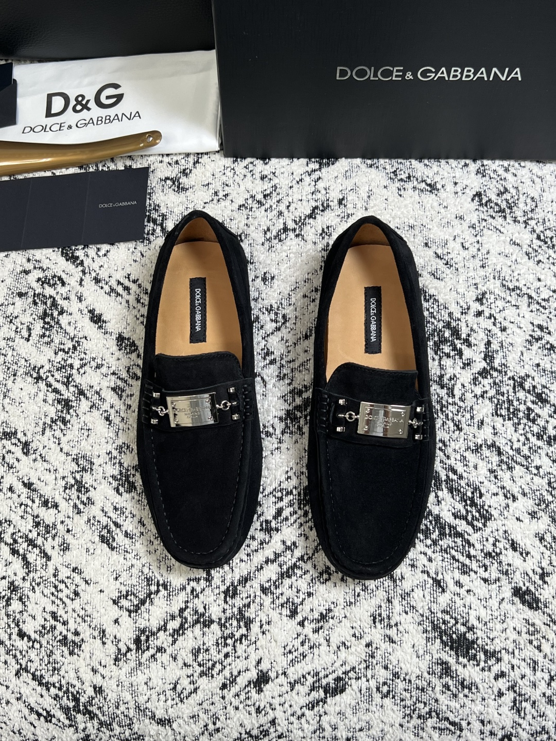 Dolce & Gabbana   高品质  顶级工艺品  杜嘉班纳 爆款豆豆鞋专柜新品同步，鞋面意大利进口牛皮面料，高