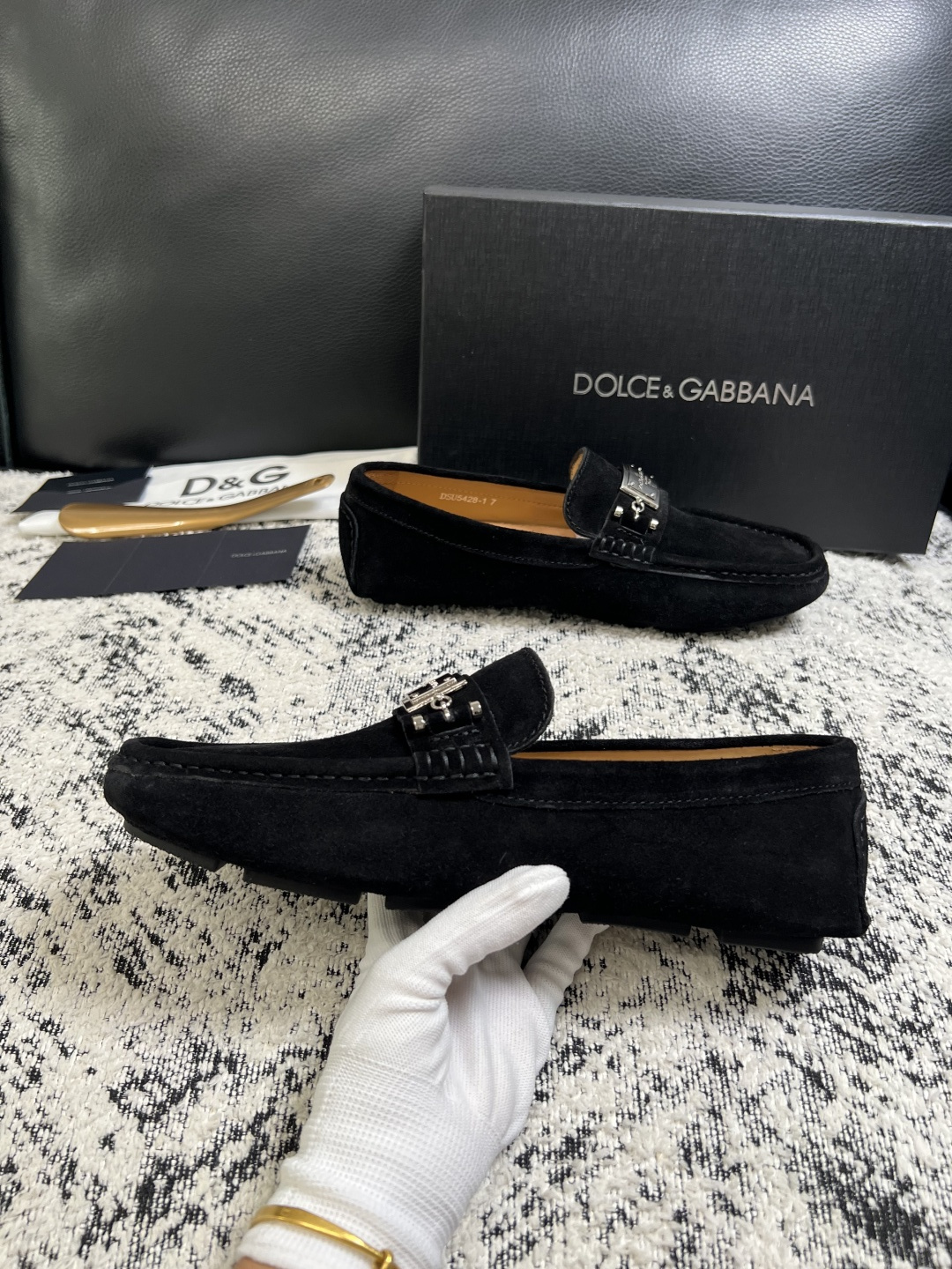 Dolce & Gabbana   高品质  顶级工艺品  杜嘉班纳 爆款豆豆鞋专柜新品同步，鞋面意大利进口牛皮面料，高