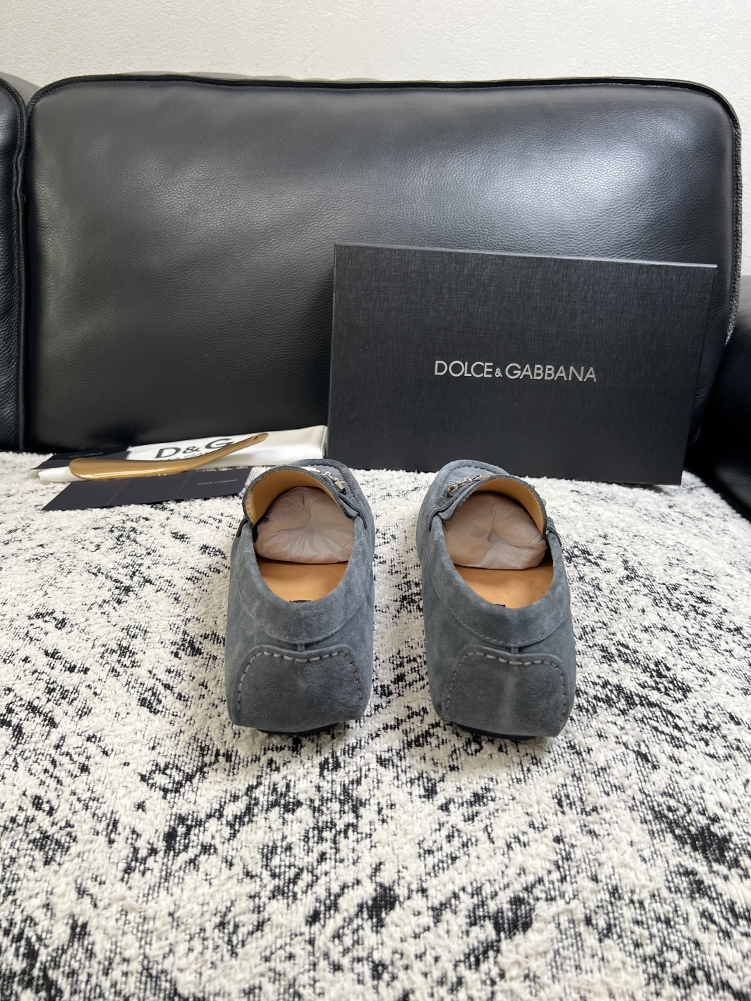 Dolce & Gabbana   高品质  顶级工艺品  杜嘉班纳 爆款豆豆鞋专柜新品同步，鞋面意大利进口牛皮面料，高