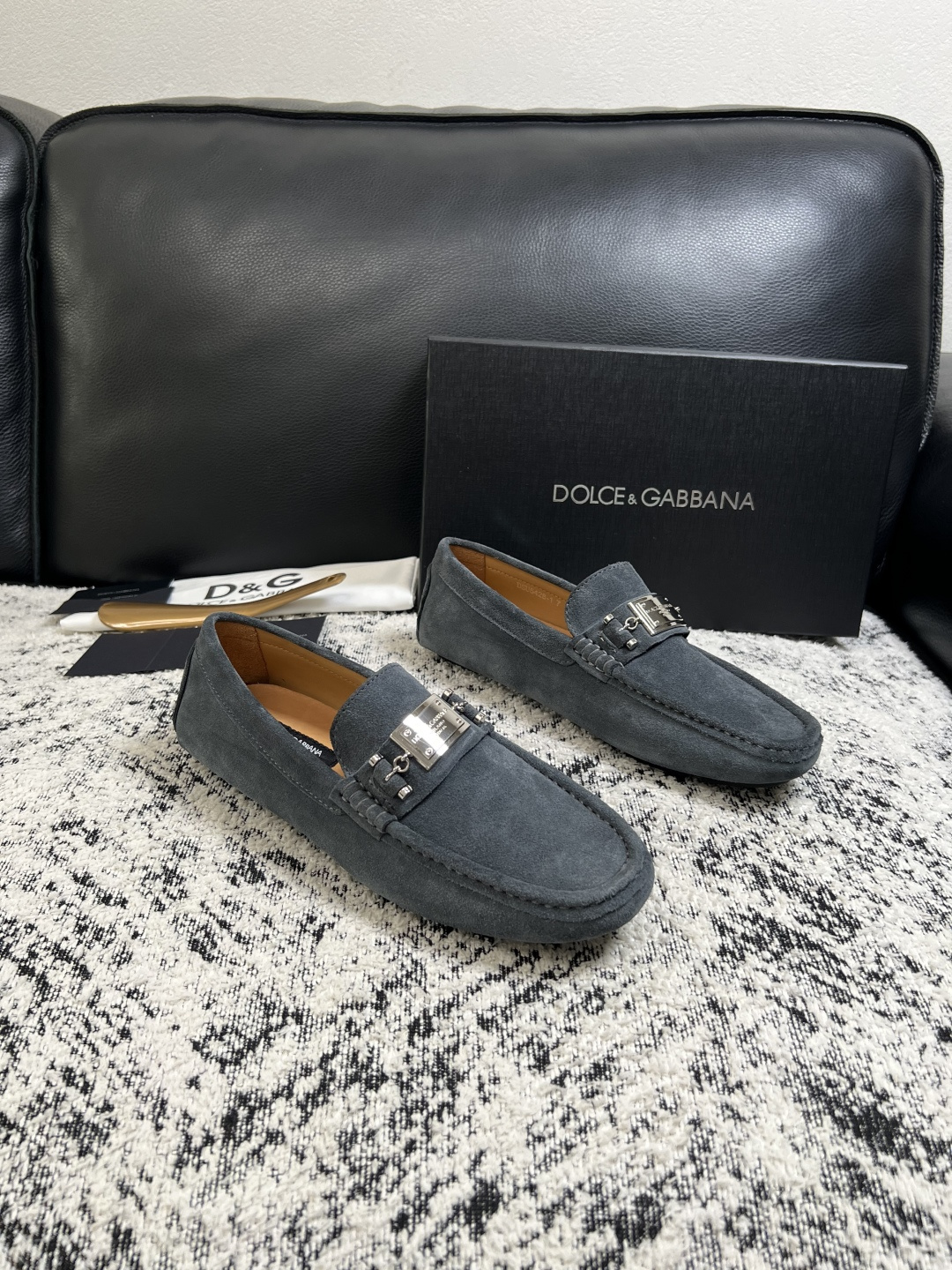 Dolce & Gabbana 高品质 顶级工艺品 杜嘉班纳 爆款豆豆鞋专柜新品同步,鞋面意大利进口牛皮面料,高 Dolce & Gabbana 高品质 顶级工艺品 杜嘉班纳 爆款豆豆鞋专柜新品同步,鞋面意大利进口牛皮面料,高