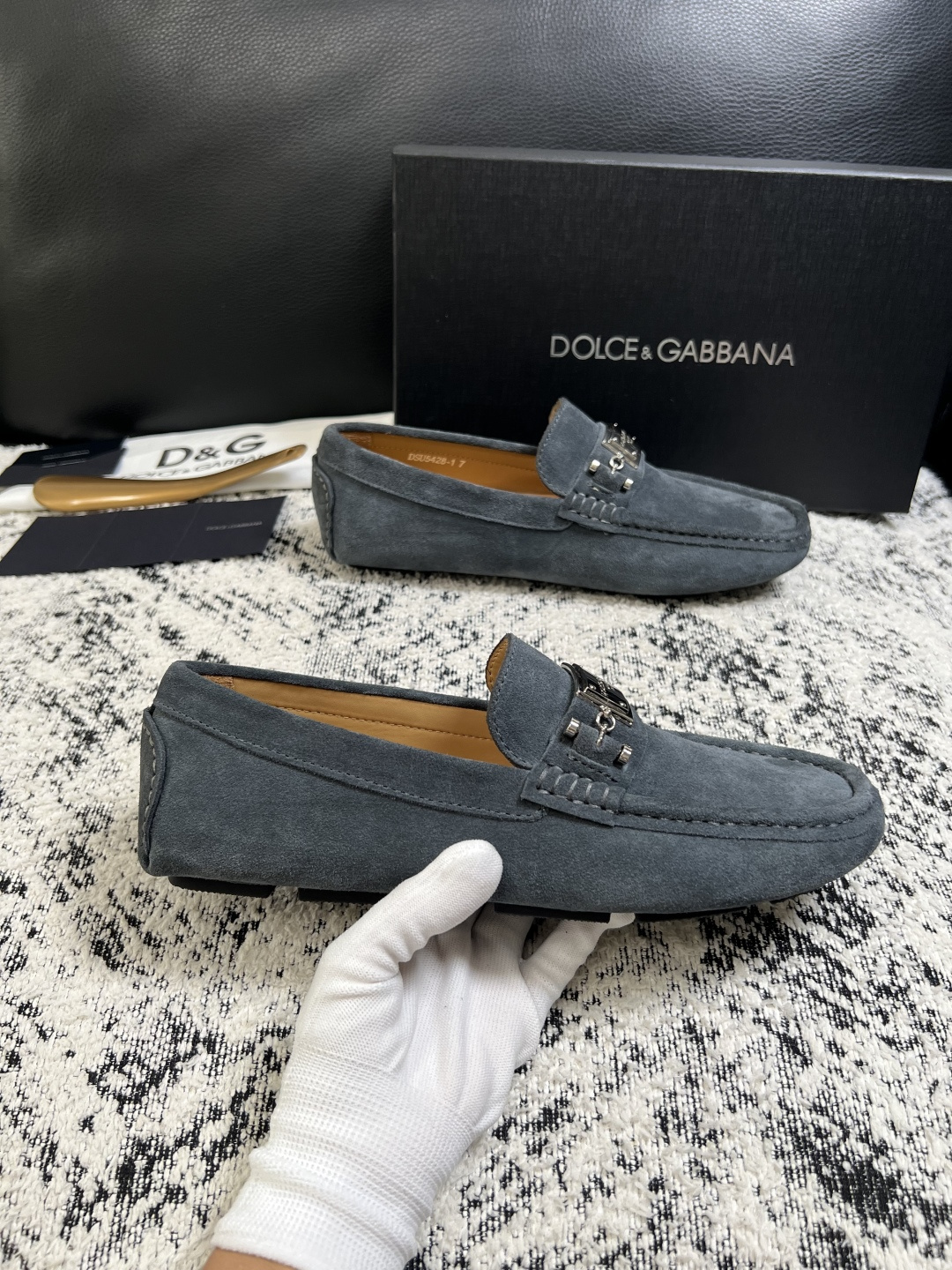 Dolce & Gabbana   高品质  顶级工艺品  杜嘉班纳 爆款豆豆鞋专柜新品同步，鞋面意大利进口牛皮面料，高