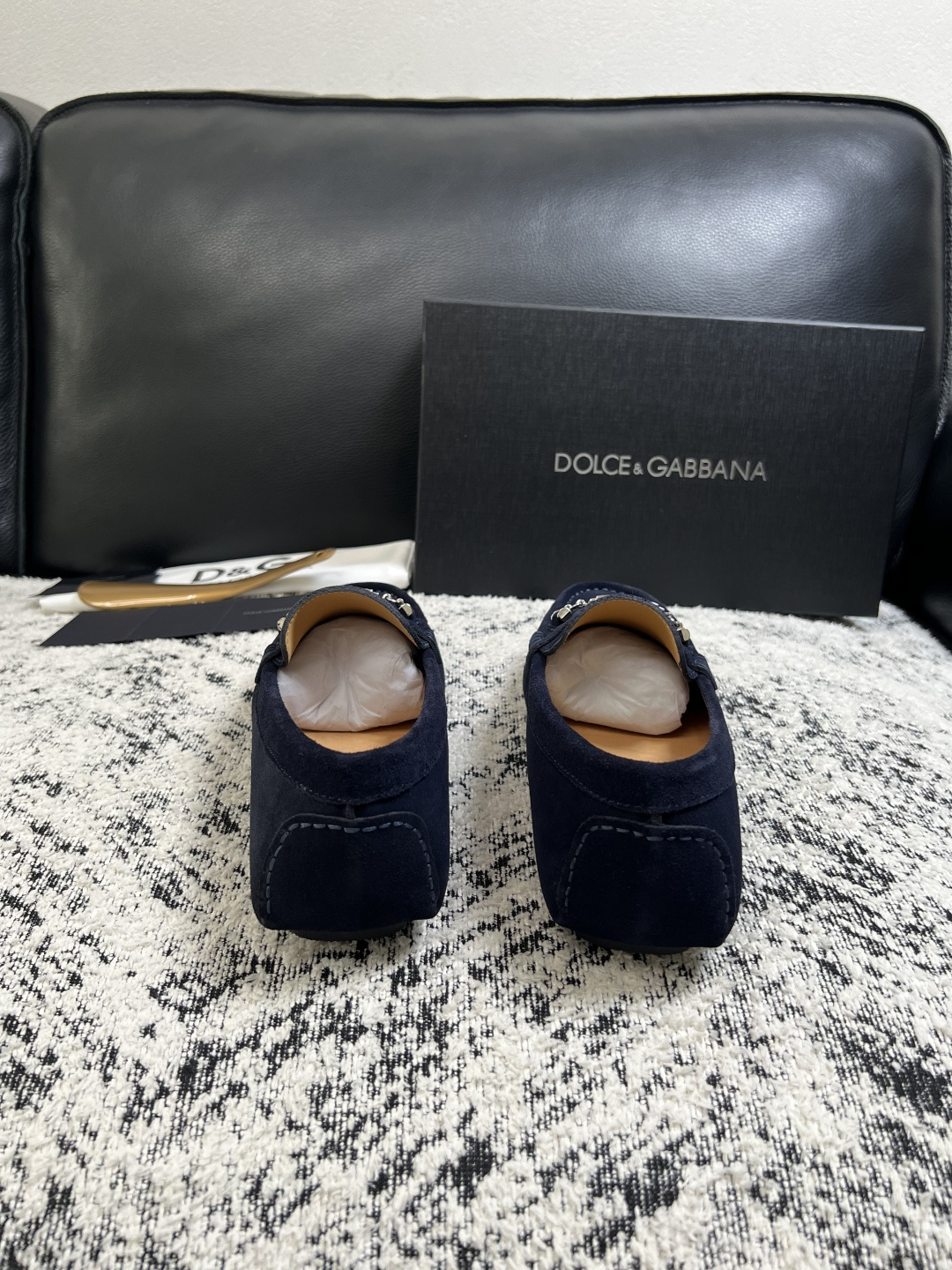 Dolce & Gabbana   高品质  顶级工艺品  杜嘉班纳 爆款豆豆鞋专柜新品同步，鞋面意大利进口牛皮面料，高