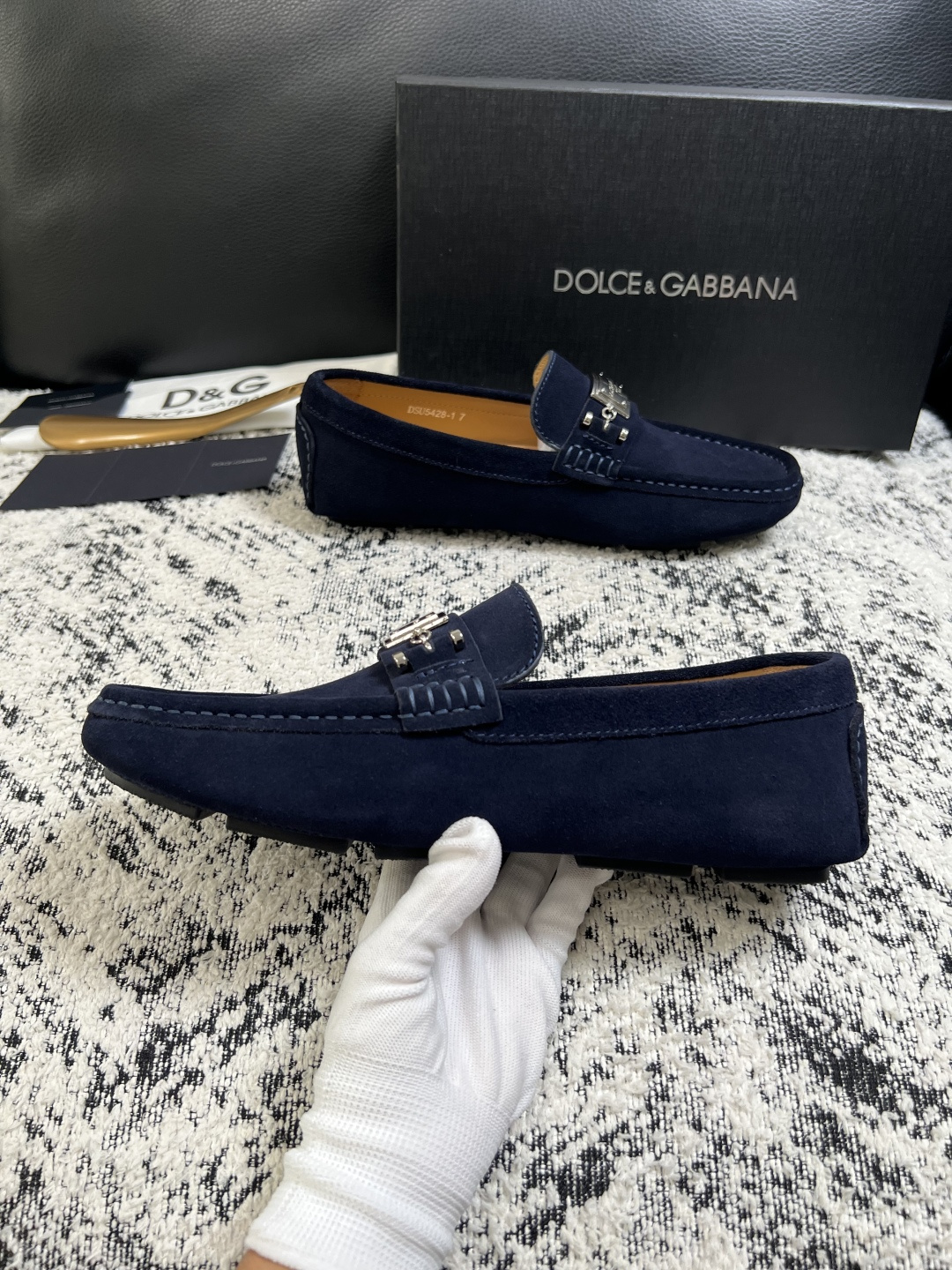 Dolce & Gabbana   高品质  顶级工艺品  杜嘉班纳 爆款豆豆鞋专柜新品同步，鞋面意大利进口牛皮面料，高