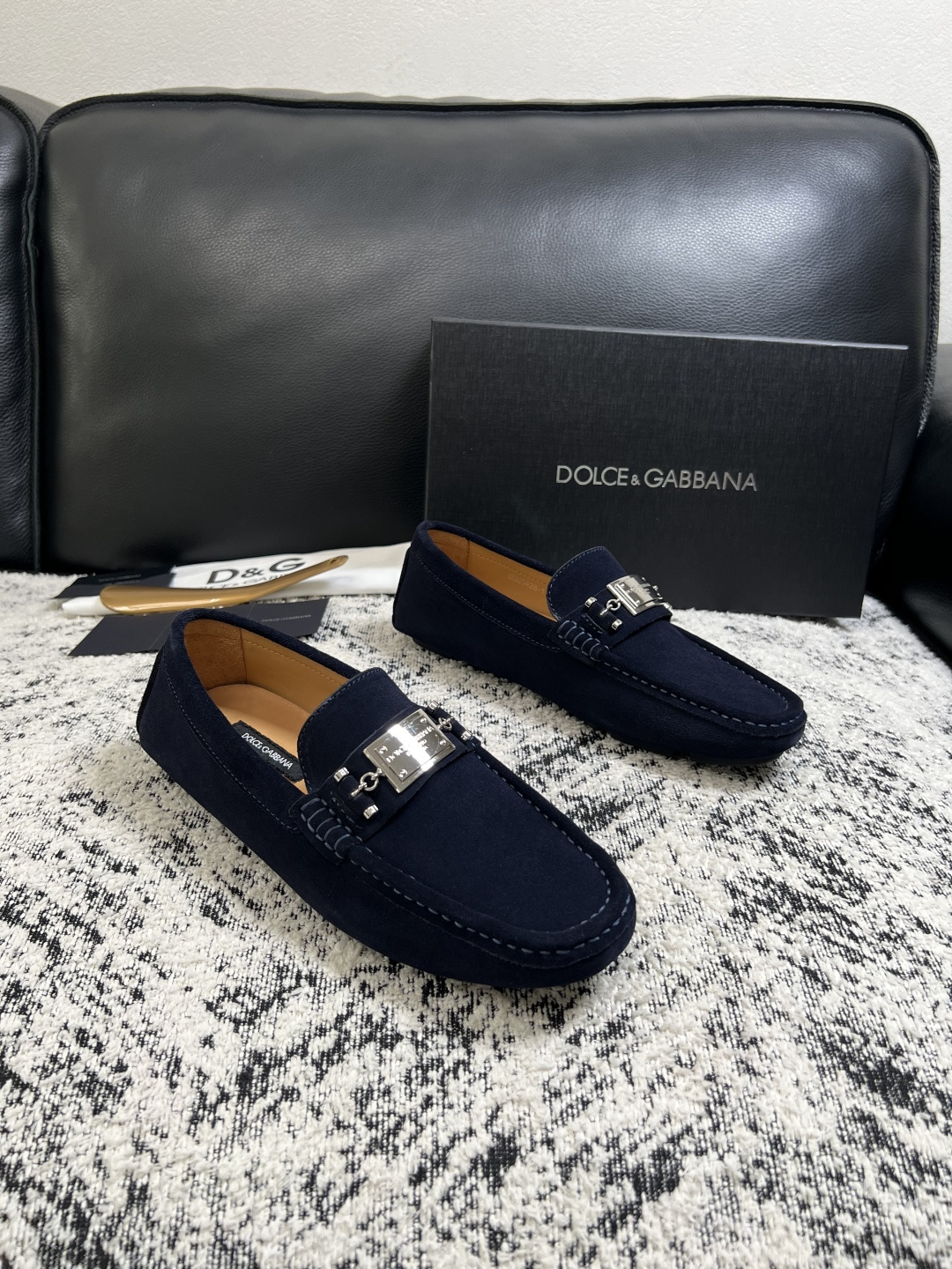 Dolce & Gabbana 高品质 顶级工艺品 杜嘉班纳 爆款豆豆鞋专柜新品同步,鞋面意大利进口牛皮面料,高 Dolce & Gabbana 高品质 顶级工艺品 杜嘉班纳 爆款豆豆鞋专柜新品同步,鞋面意大利进口牛皮面料,高