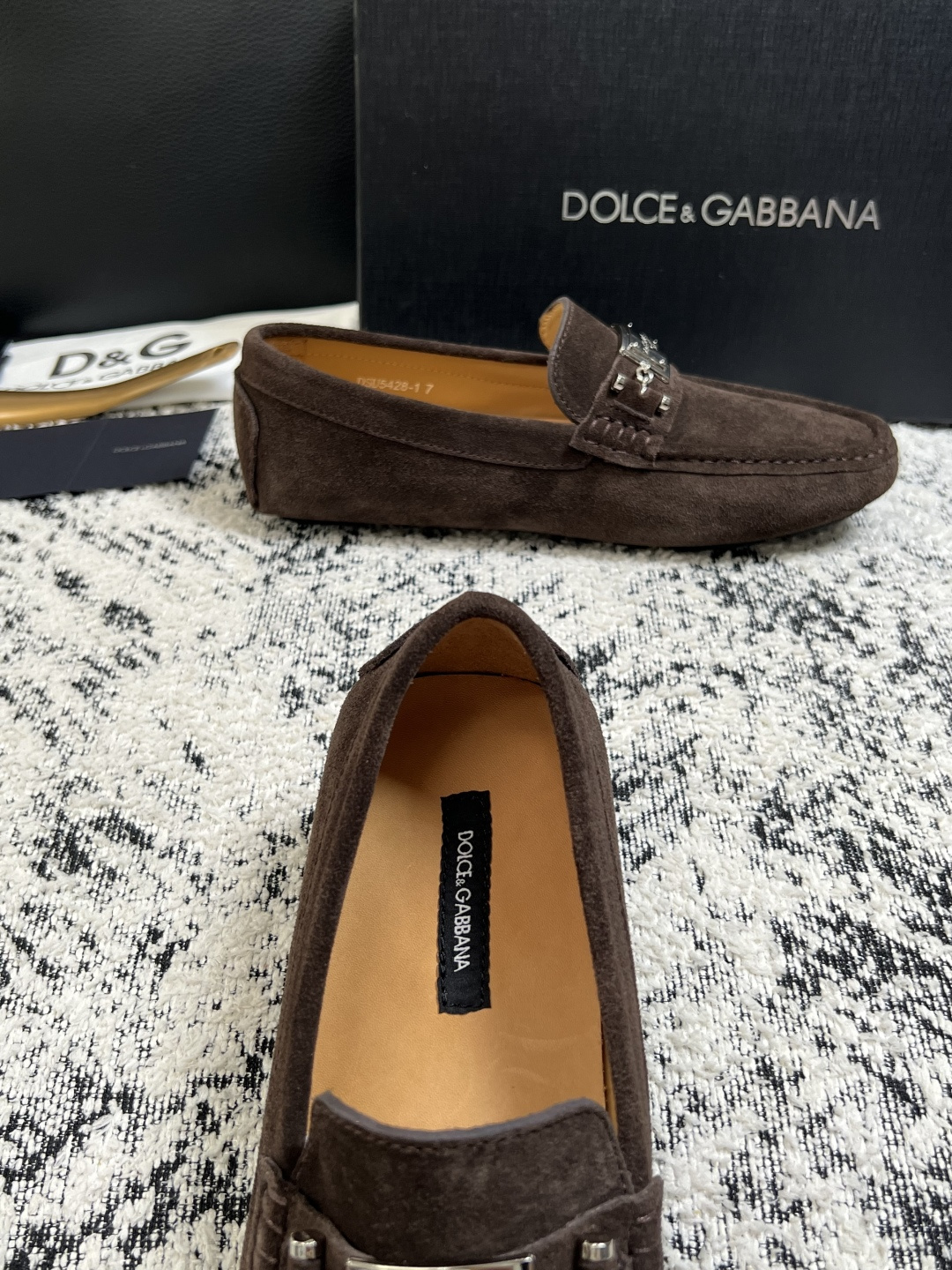 Dolce & Gabbana   高品质  顶级工艺品  杜嘉班纳 爆款豆豆鞋专柜新品同步，鞋面意大利进口牛皮面料，高