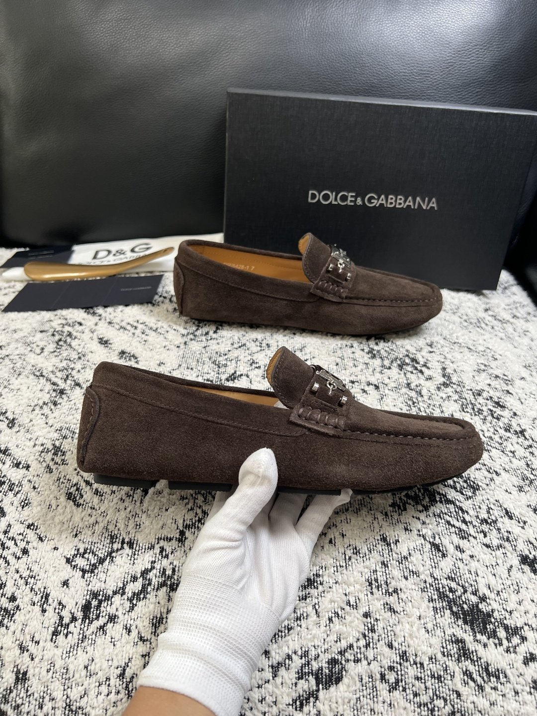 Dolce & Gabbana   高品质  顶级工艺品  杜嘉班纳 爆款豆豆鞋专柜新品同步，鞋面意大利进口牛皮面料，高
