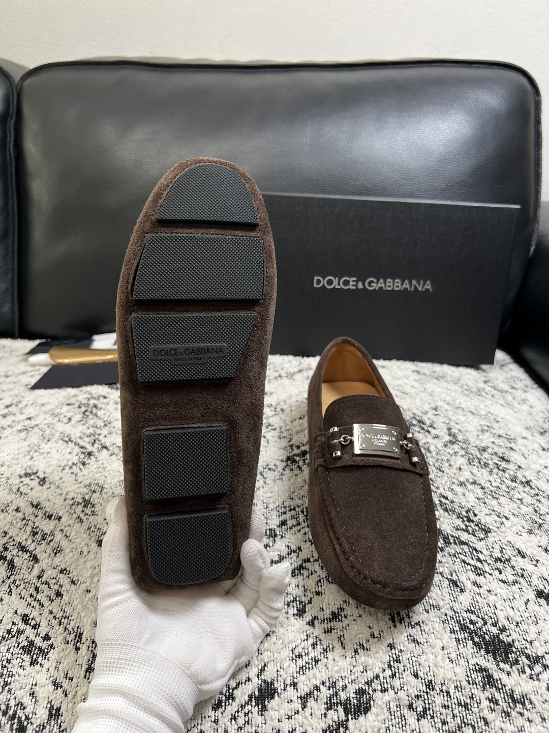 Dolce & Gabbana   高品质  顶级工艺品  杜嘉班纳 爆款豆豆鞋专柜新品同步，鞋面意大利进口牛皮面料，高
