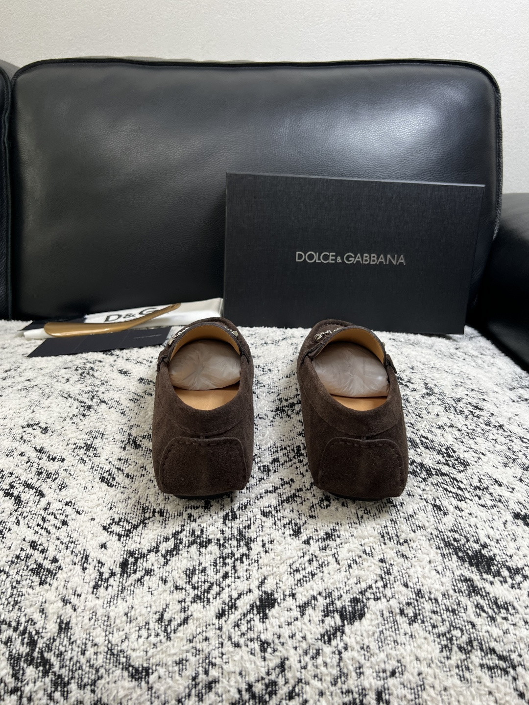 Dolce & Gabbana   高品质  顶级工艺品  杜嘉班纳 爆款豆豆鞋专柜新品同步，鞋面意大利进口牛皮面料，高