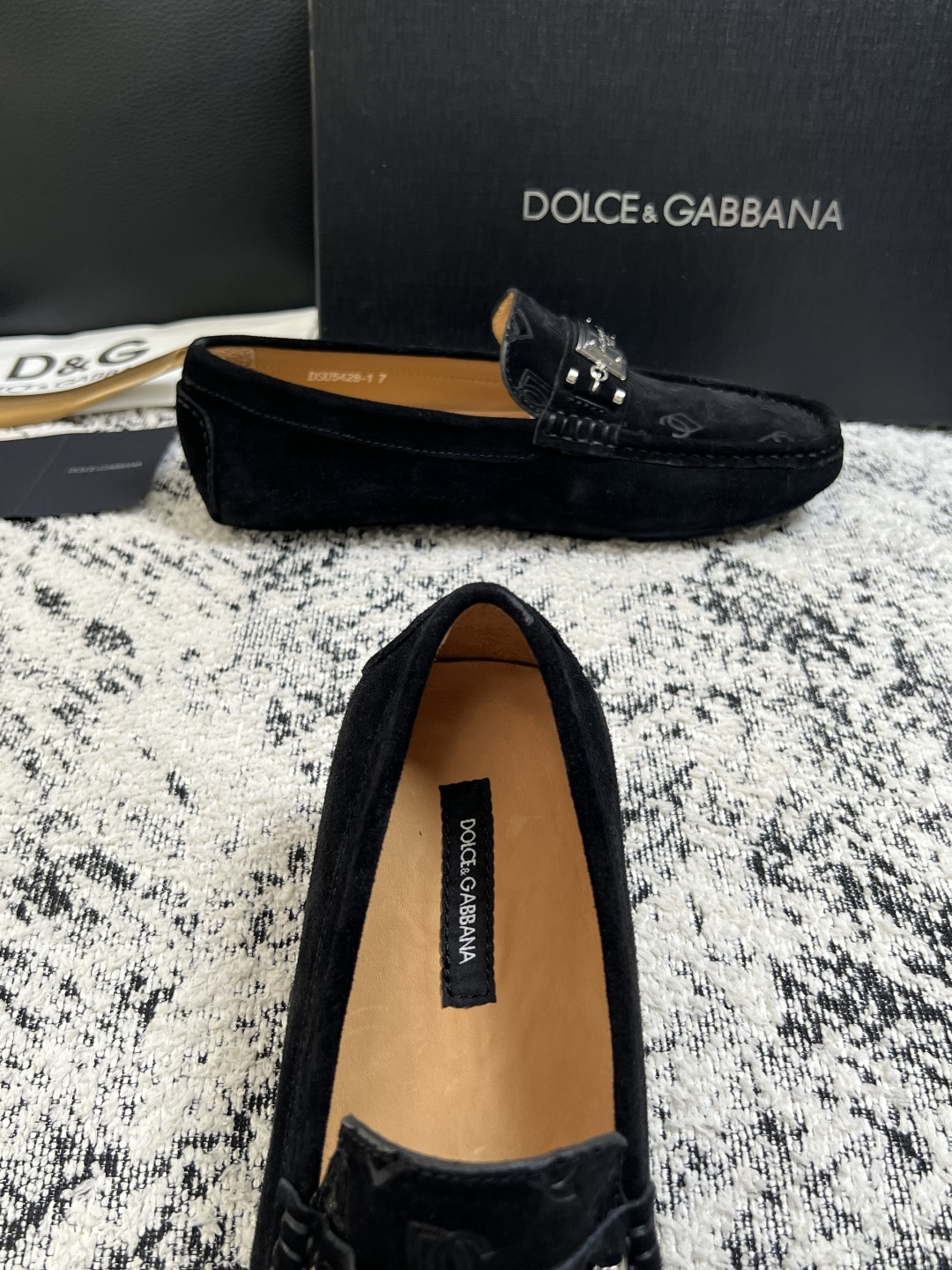 Dolce & Gabbana   高品质  顶级工艺品  杜嘉班纳 爆款豆豆鞋专柜新品同步，鞋面意大利进口牛皮面料，高
