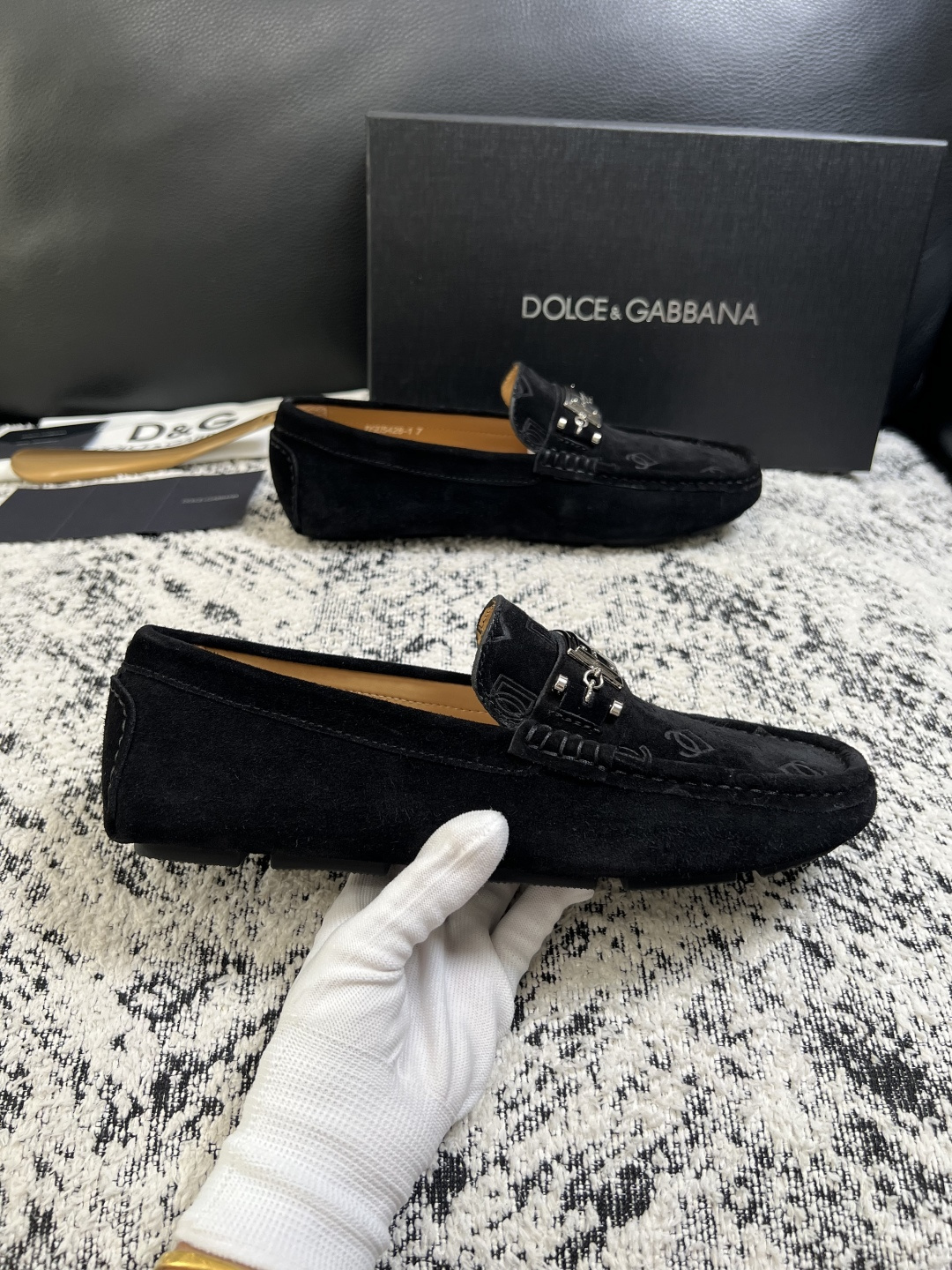 Dolce & Gabbana   高品质  顶级工艺品  杜嘉班纳 爆款豆豆鞋专柜新品同步，鞋面意大利进口牛皮面料，高