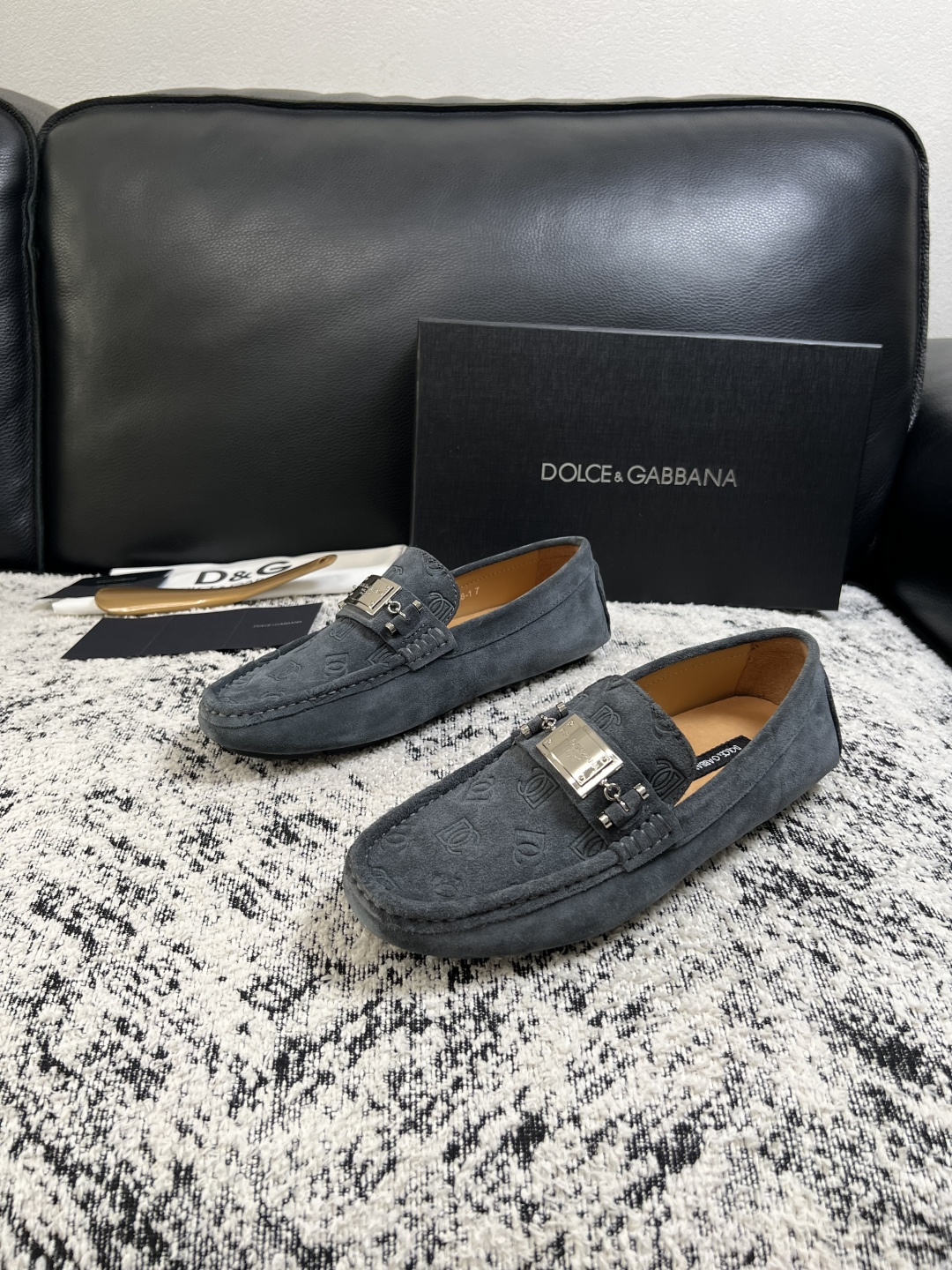 Dolce & Gabbana   高品质  顶级工艺品  杜嘉班纳 爆款豆豆鞋专柜新品同步，鞋面意大利进口牛皮面料，高