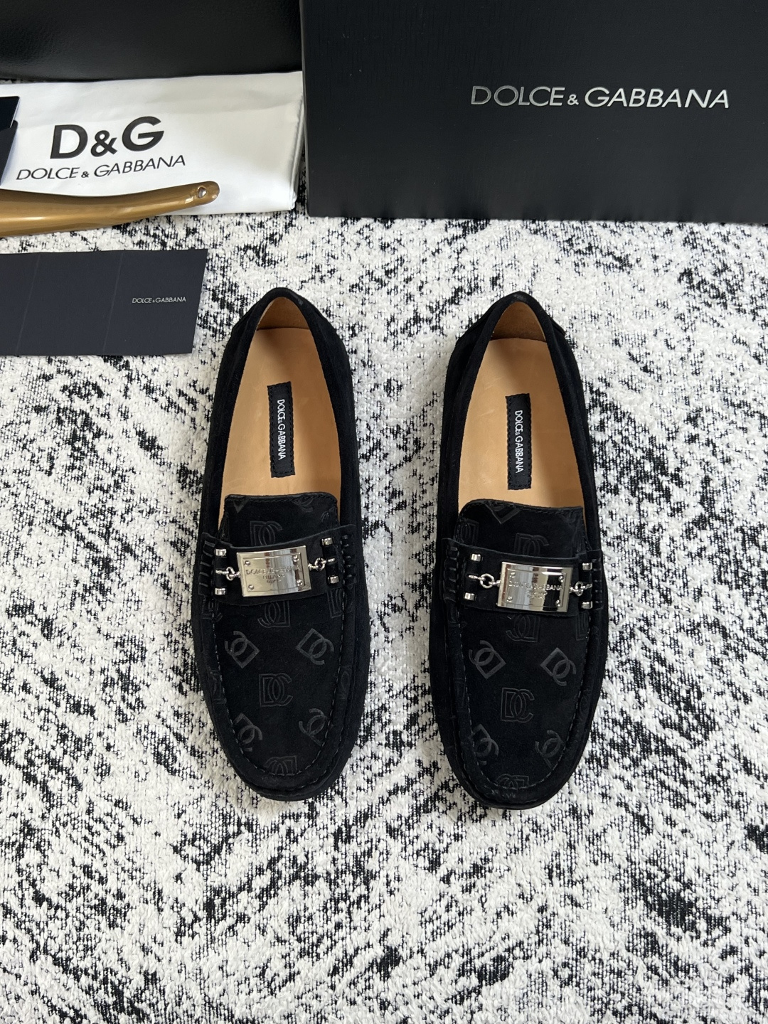 Dolce & Gabbana   高品质  顶级工艺品  杜嘉班纳 爆款豆豆鞋专柜新品同步，鞋面意大利进口牛皮面料，高