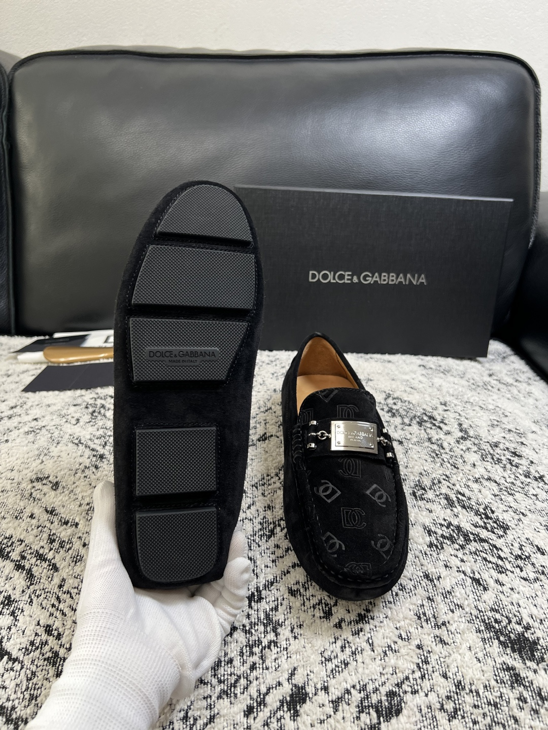 Dolce & Gabbana   高品质  顶级工艺品  杜嘉班纳 爆款豆豆鞋专柜新品同步，鞋面意大利进口牛皮面料，高