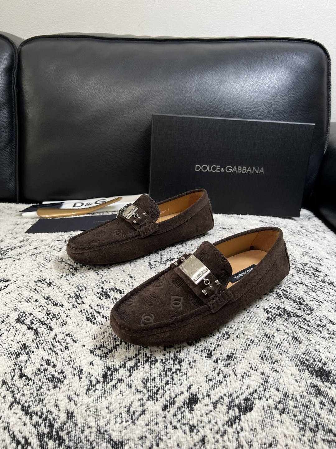 Dolce & Gabbana   高品质  顶级工艺品  杜嘉班纳 爆款豆豆鞋专柜新品同步，鞋面意大利进口牛皮面料，高