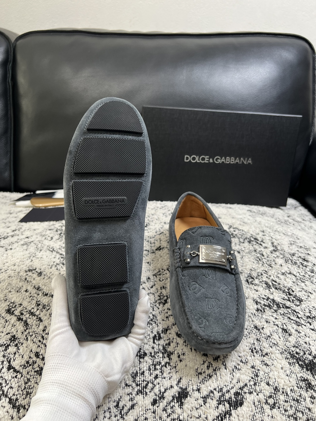 Dolce & Gabbana   高品质  顶级工艺品  杜嘉班纳 爆款豆豆鞋专柜新品同步，鞋面意大利进口牛皮面料，高