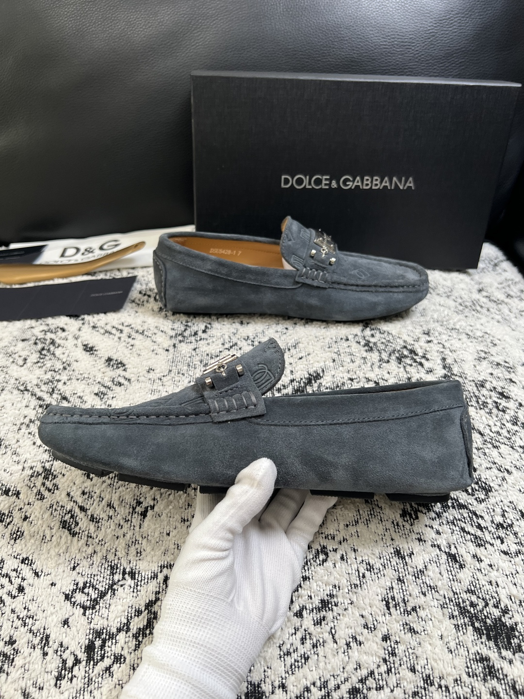 Dolce & Gabbana   高品质  顶级工艺品  杜嘉班纳 爆款豆豆鞋专柜新品同步，鞋面意大利进口牛皮面料，高
