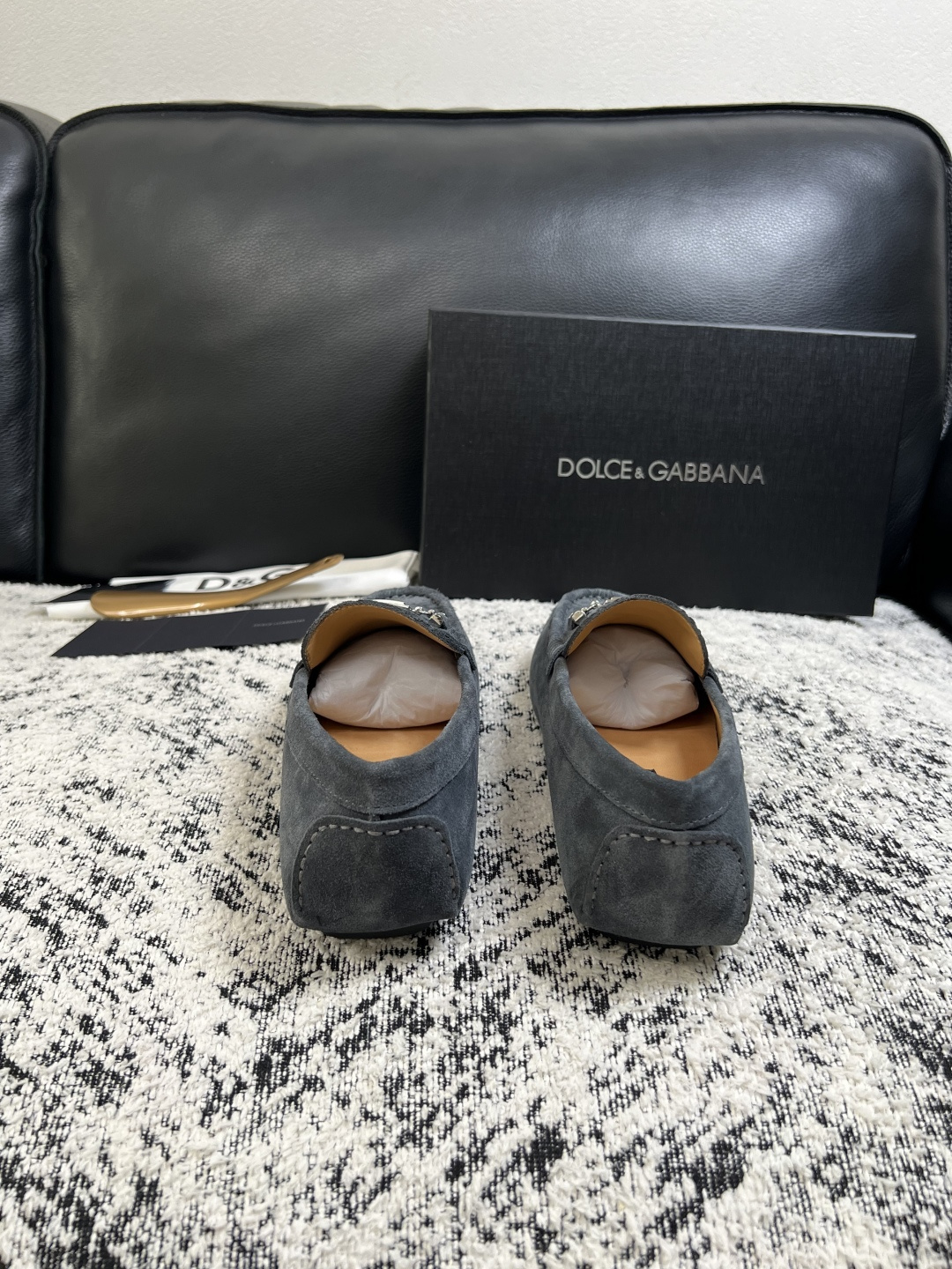 Dolce & Gabbana   高品质  顶级工艺品  杜嘉班纳 爆款豆豆鞋专柜新品同步，鞋面意大利进口牛皮面料，高
