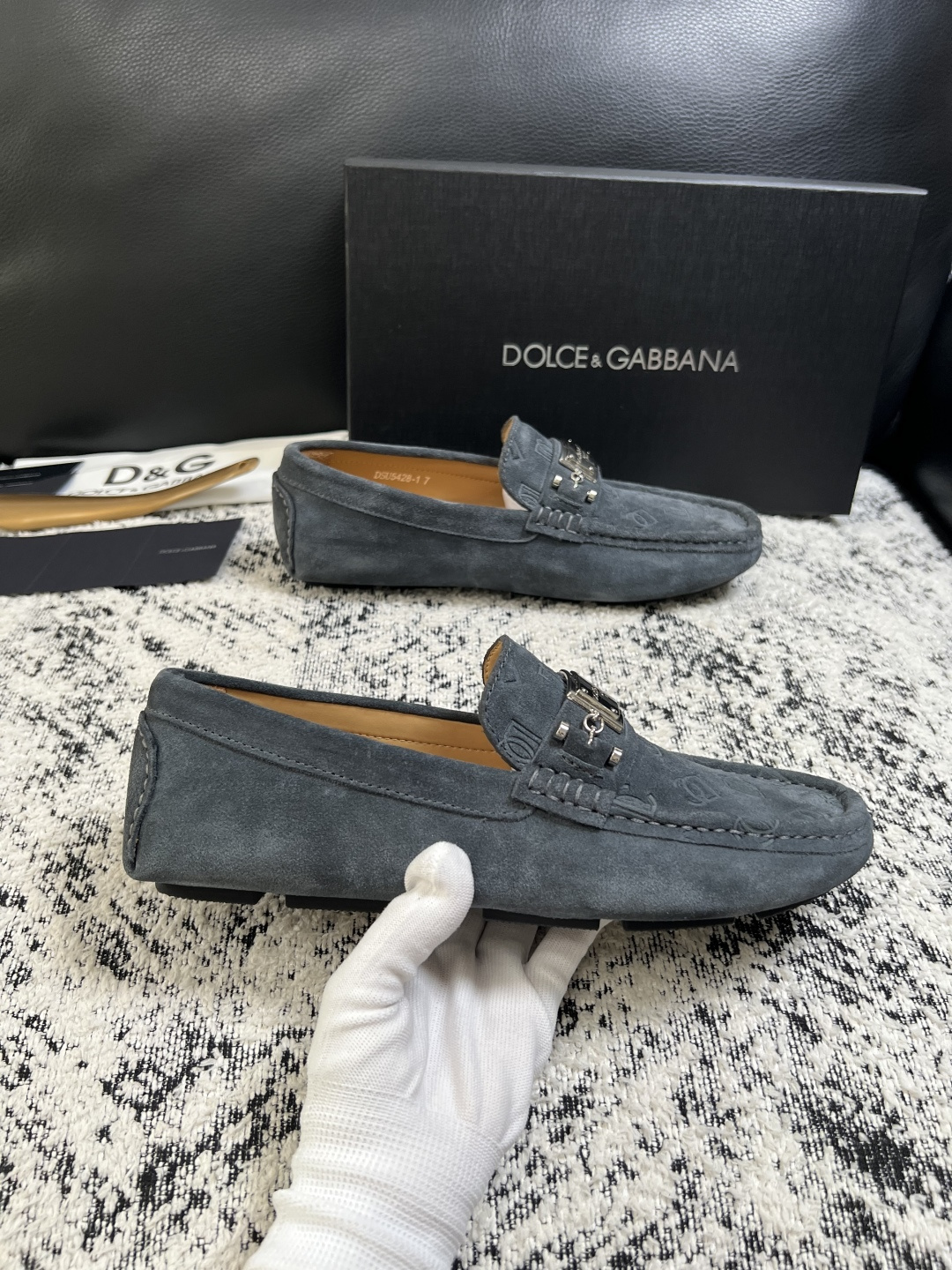 Dolce & Gabbana   高品质  顶级工艺品  杜嘉班纳 爆款豆豆鞋专柜新品同步，鞋面意大利进口牛皮面料，高