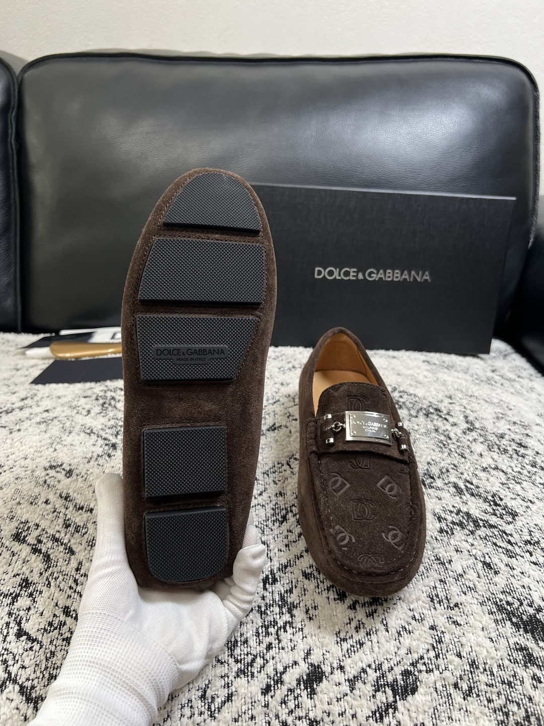 Dolce & Gabbana   高品质  顶级工艺品  杜嘉班纳 爆款豆豆鞋专柜新品同步，鞋面意大利进口牛皮面料，高