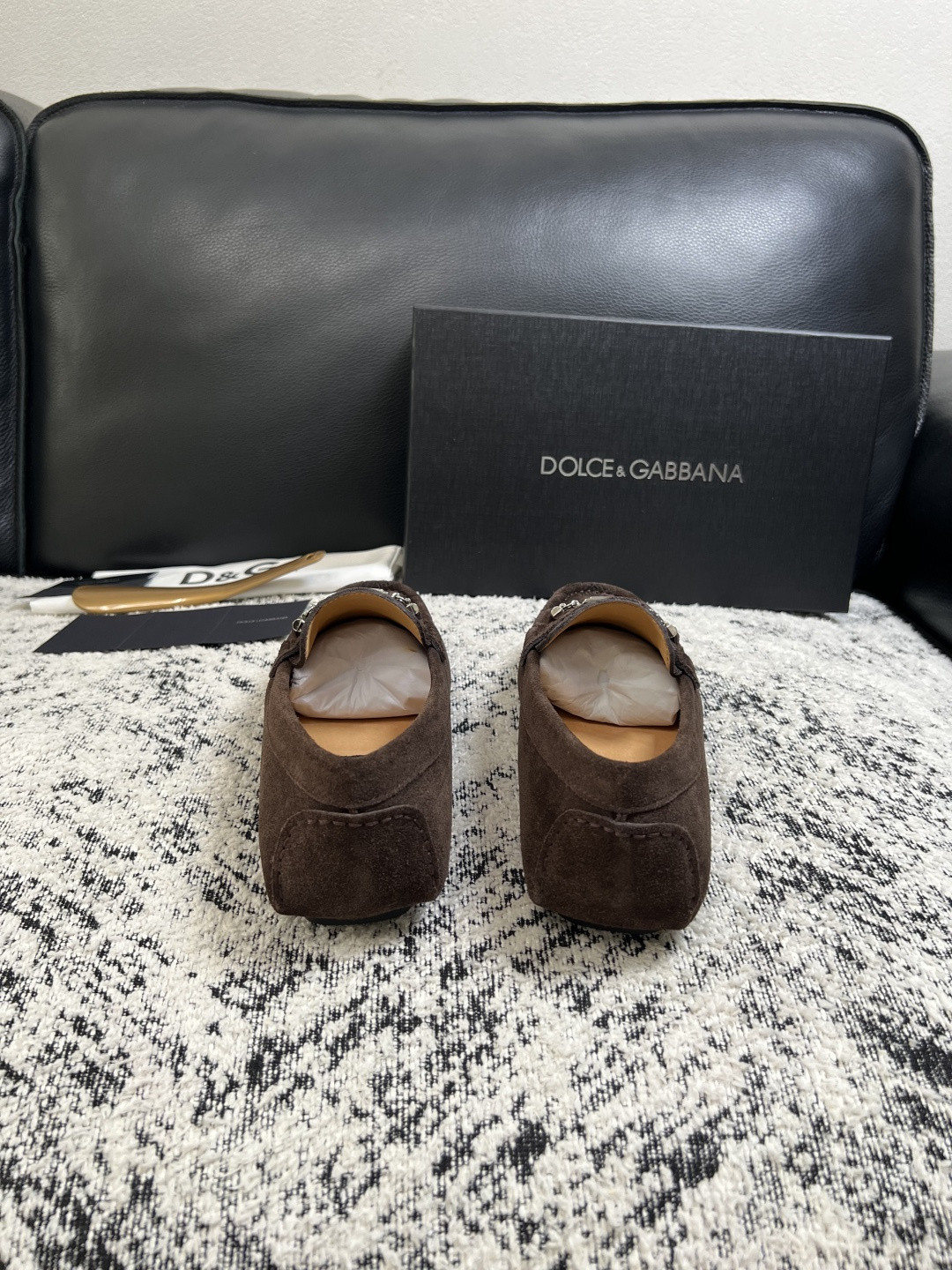 Dolce & Gabbana   高品质  顶级工艺品  杜嘉班纳 爆款豆豆鞋专柜新品同步，鞋面意大利进口牛皮面料，高