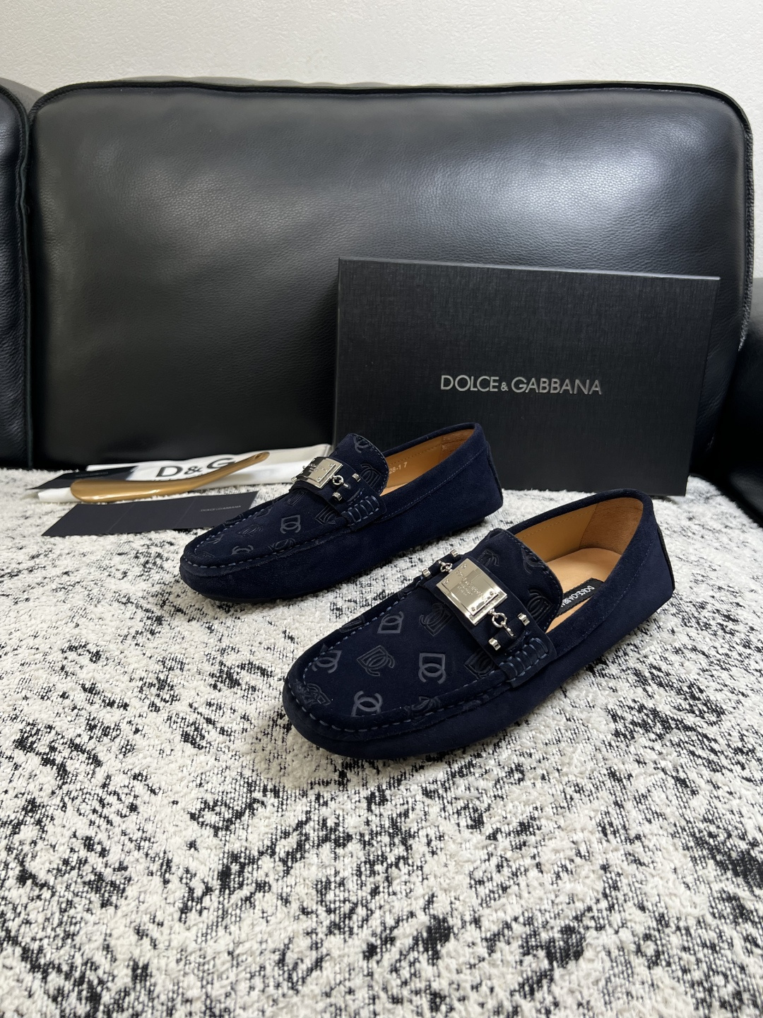 Dolce & Gabbana   高品质  顶级工艺品  杜嘉班纳 爆款豆豆鞋专柜新品同步，鞋面意大利进口牛皮面料，高