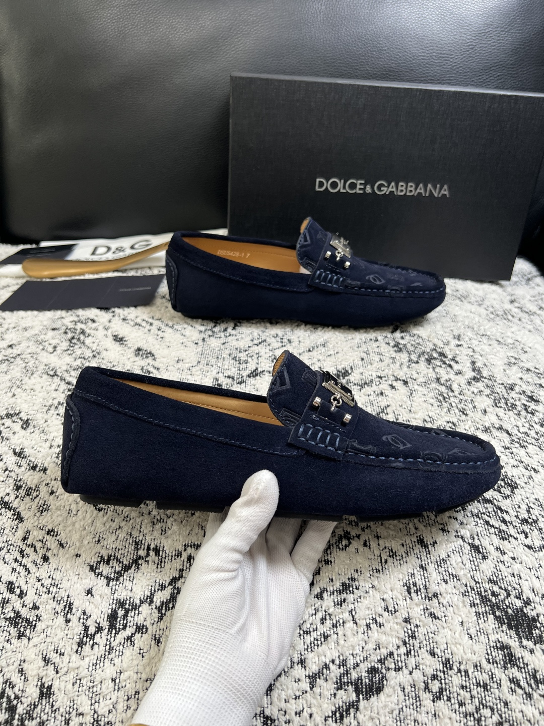 Dolce & Gabbana   高品质  顶级工艺品  杜嘉班纳 爆款豆豆鞋专柜新品同步，鞋面意大利进口牛皮面料，高