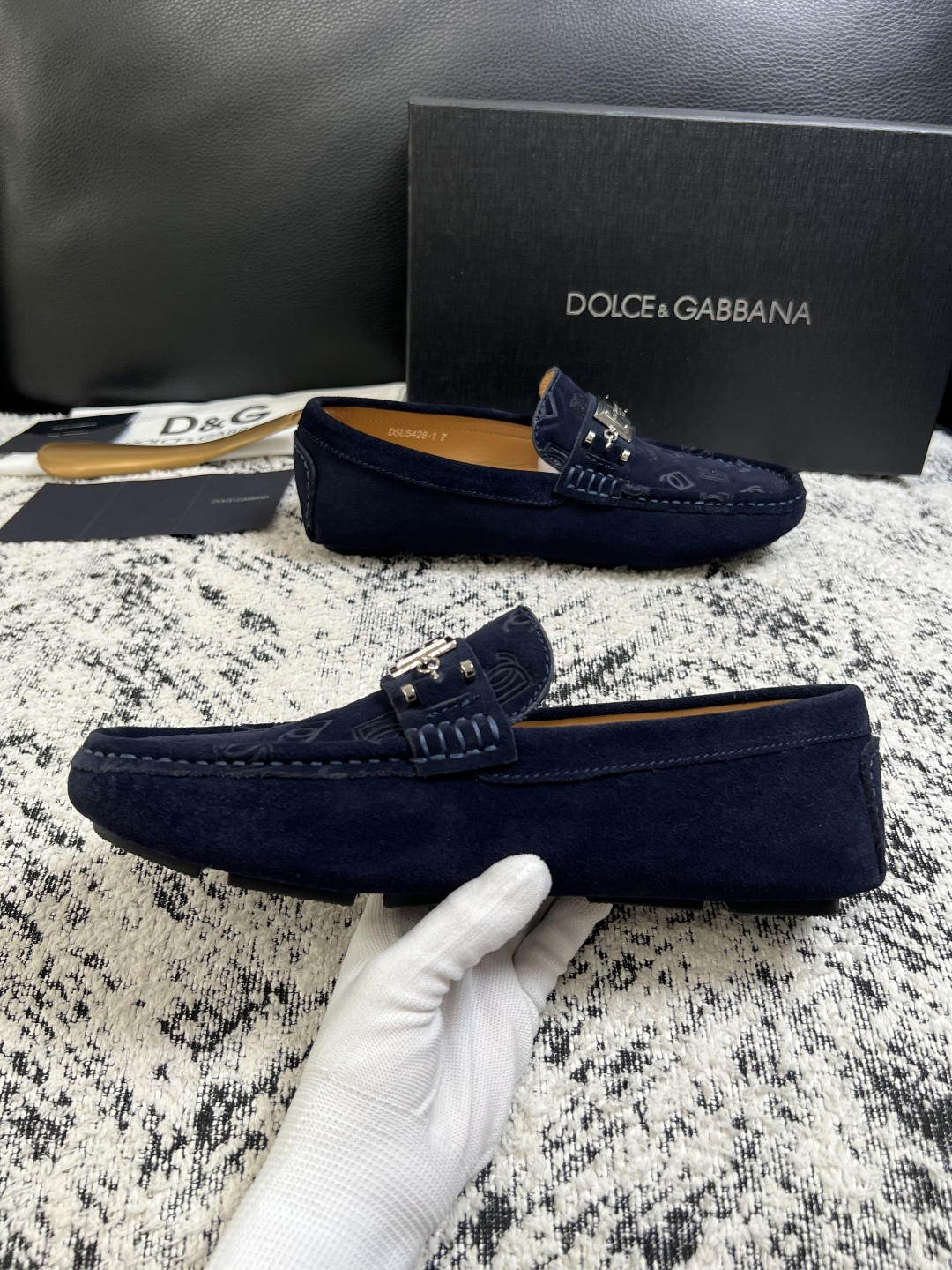 Dolce & Gabbana   高品质  顶级工艺品  杜嘉班纳 爆款豆豆鞋专柜新品同步，鞋面意大利进口牛皮面料，高