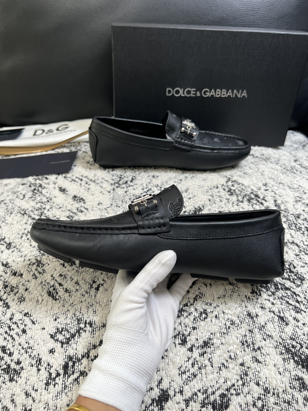 Dolce & Gabbana   高品质  顶级工艺品  杜嘉班纳 爆款豆豆鞋专柜新品同步，鞋面意大利进口牛皮面料，高