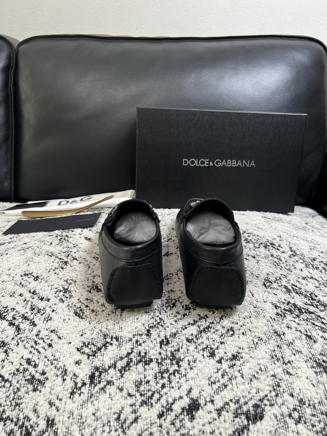 Dolce & Gabbana   高品质  顶级工艺品  杜嘉班纳 爆款豆豆鞋专柜新品同步，鞋面意大利进口牛皮面料，高