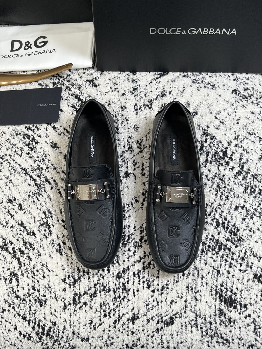 Dolce & Gabbana   高品质  顶级工艺品  杜嘉班纳 爆款豆豆鞋专柜新品同步，鞋面意大利进口牛皮面料，高