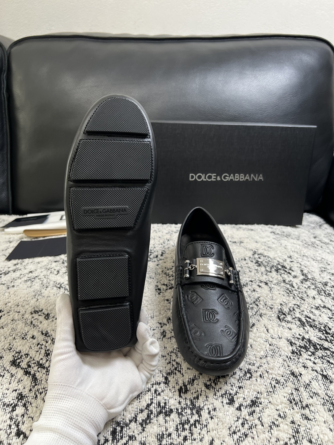 Dolce & Gabbana   高品质  顶级工艺品  杜嘉班纳 爆款豆豆鞋专柜新品同步，鞋面意大利进口牛皮面料，高