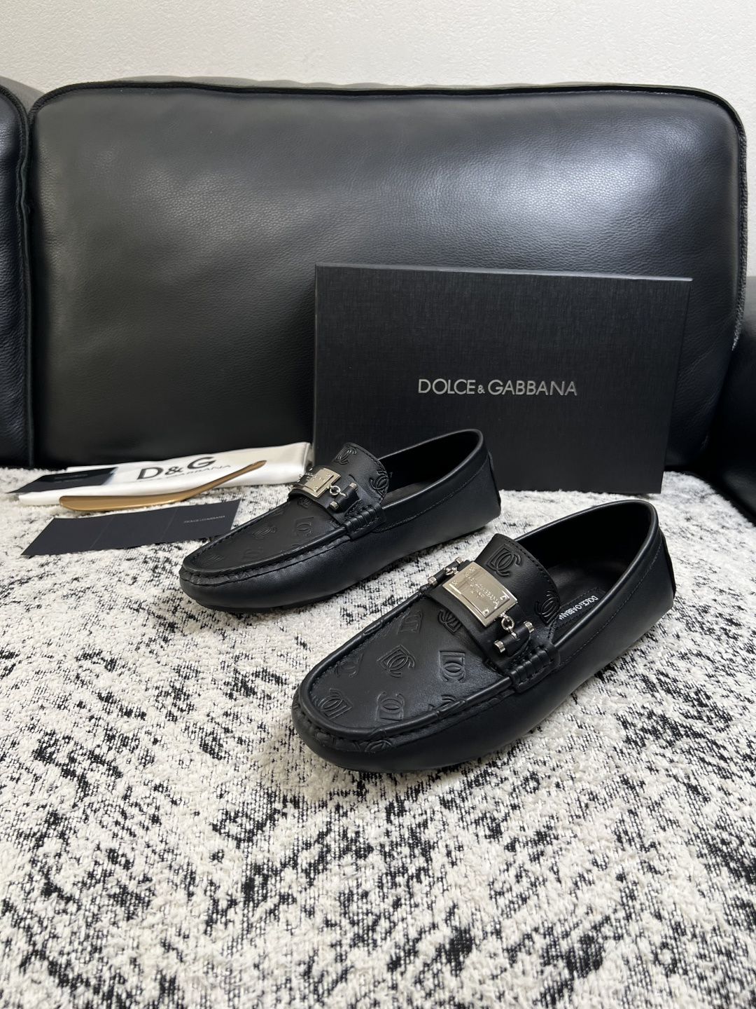 Dolce & Gabbana   高品质  顶级工艺品  杜嘉班纳 爆款豆豆鞋专柜新品同步，鞋面意大利进口牛皮面料，高