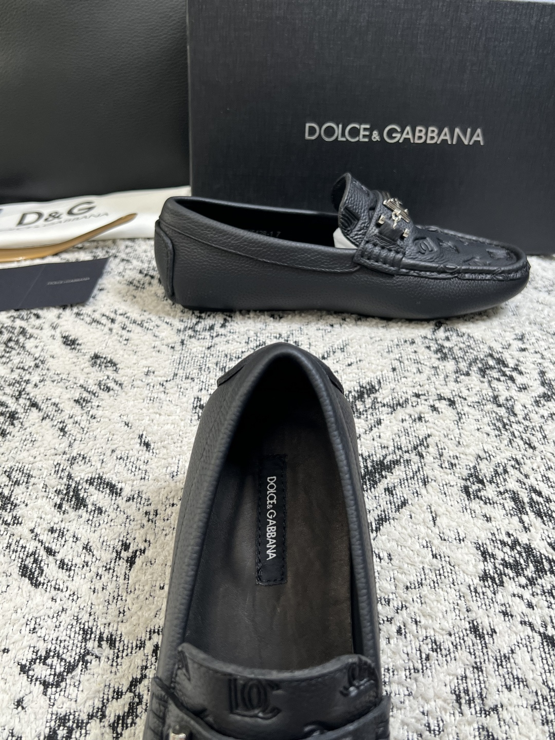 Dolce & Gabbana   高品质  顶级工艺品  杜嘉班纳 爆款豆豆鞋专柜新品同步，鞋面意大利进口牛皮面料，高