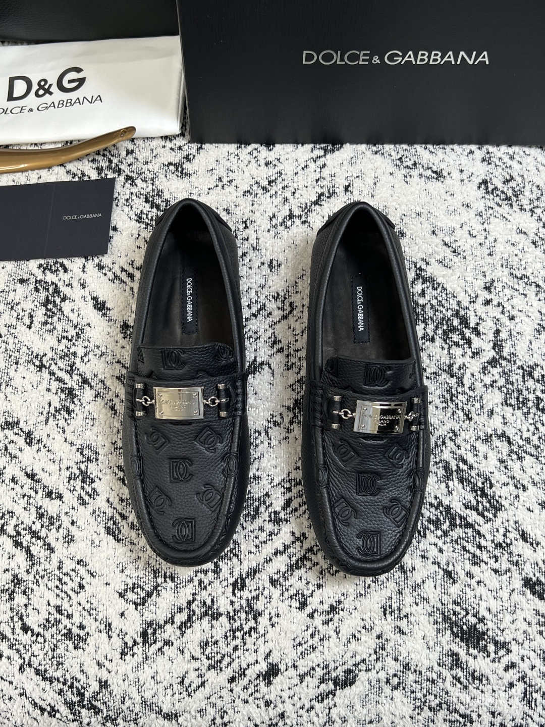 Dolce & Gabbana   高品质  顶级工艺品  杜嘉班纳 爆款豆豆鞋专柜新品同步，鞋面意大利进口牛皮面料，高