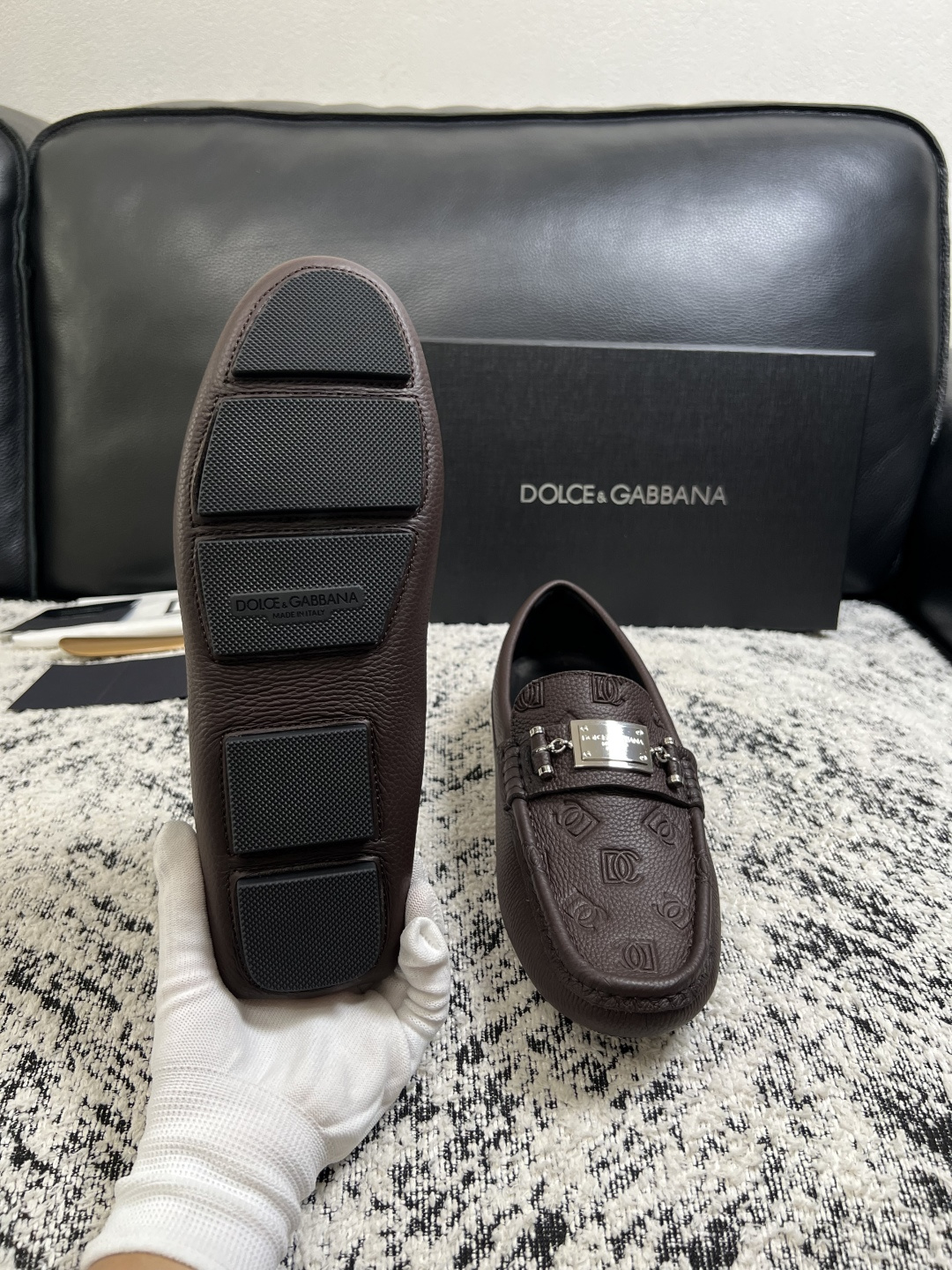 Dolce & Gabbana   高品质  顶级工艺品  杜嘉班纳 爆款豆豆鞋专柜新品同步，鞋面意大利进口牛皮面料，高