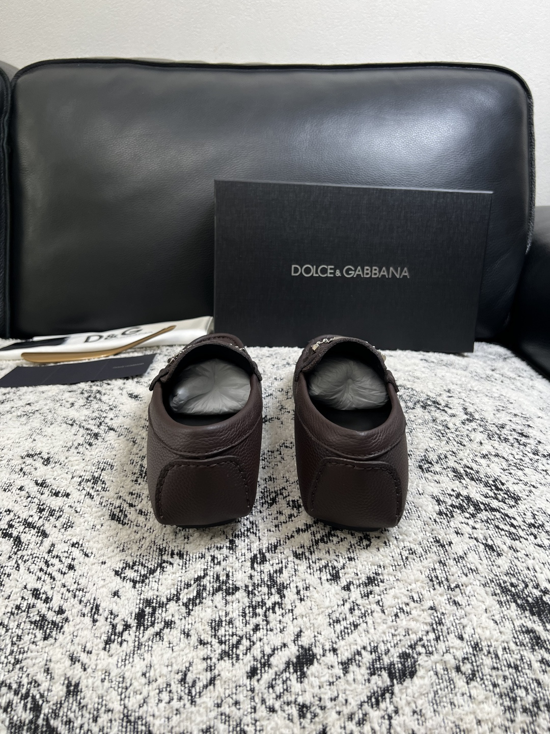 Dolce & Gabbana   高品质  顶级工艺品  杜嘉班纳 爆款豆豆鞋专柜新品同步，鞋面意大利进口牛皮面料，高