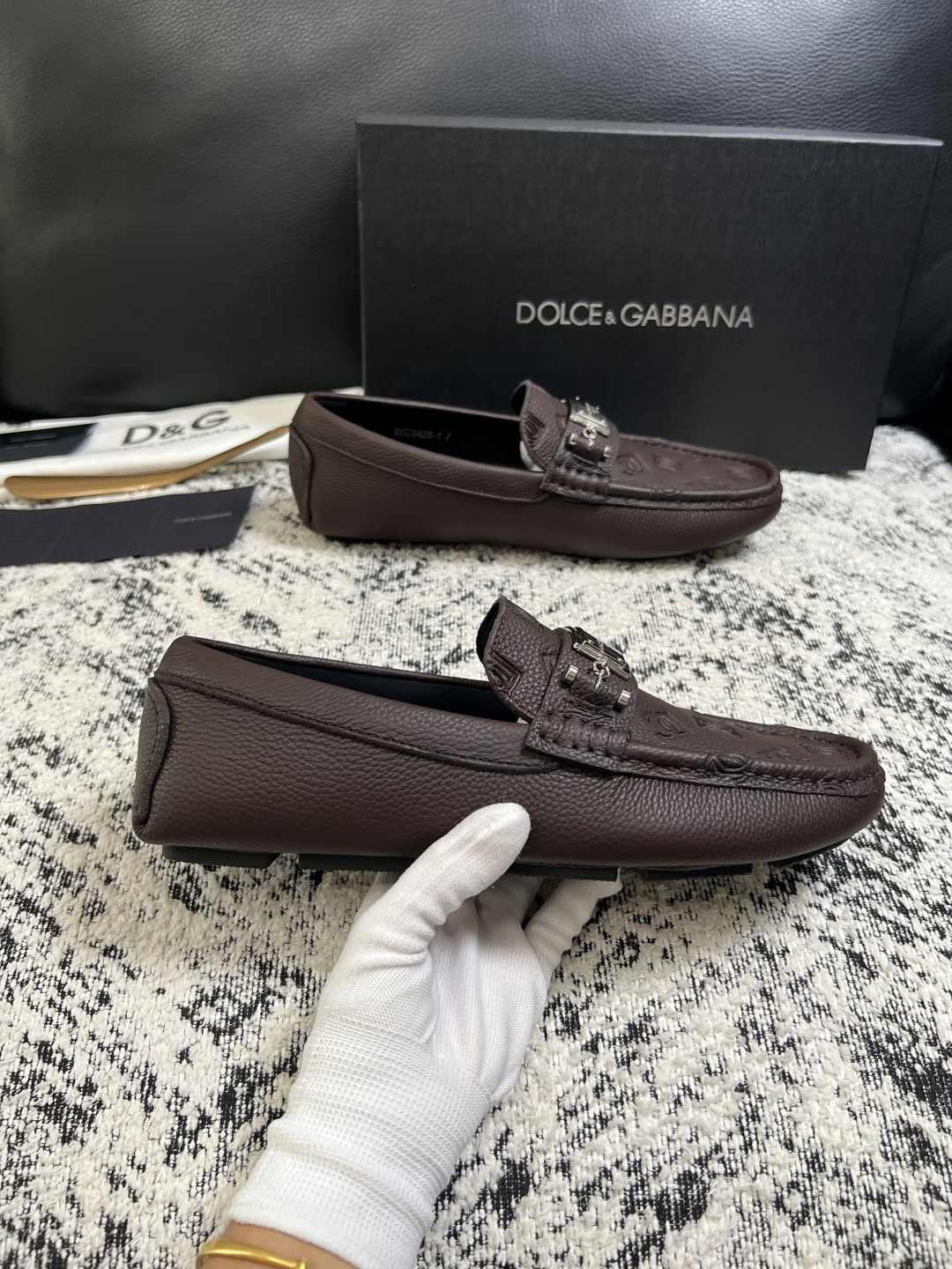 Dolce & Gabbana   高品质  顶级工艺品  杜嘉班纳 爆款豆豆鞋专柜新品同步，鞋面意大利进口牛皮面料，高
