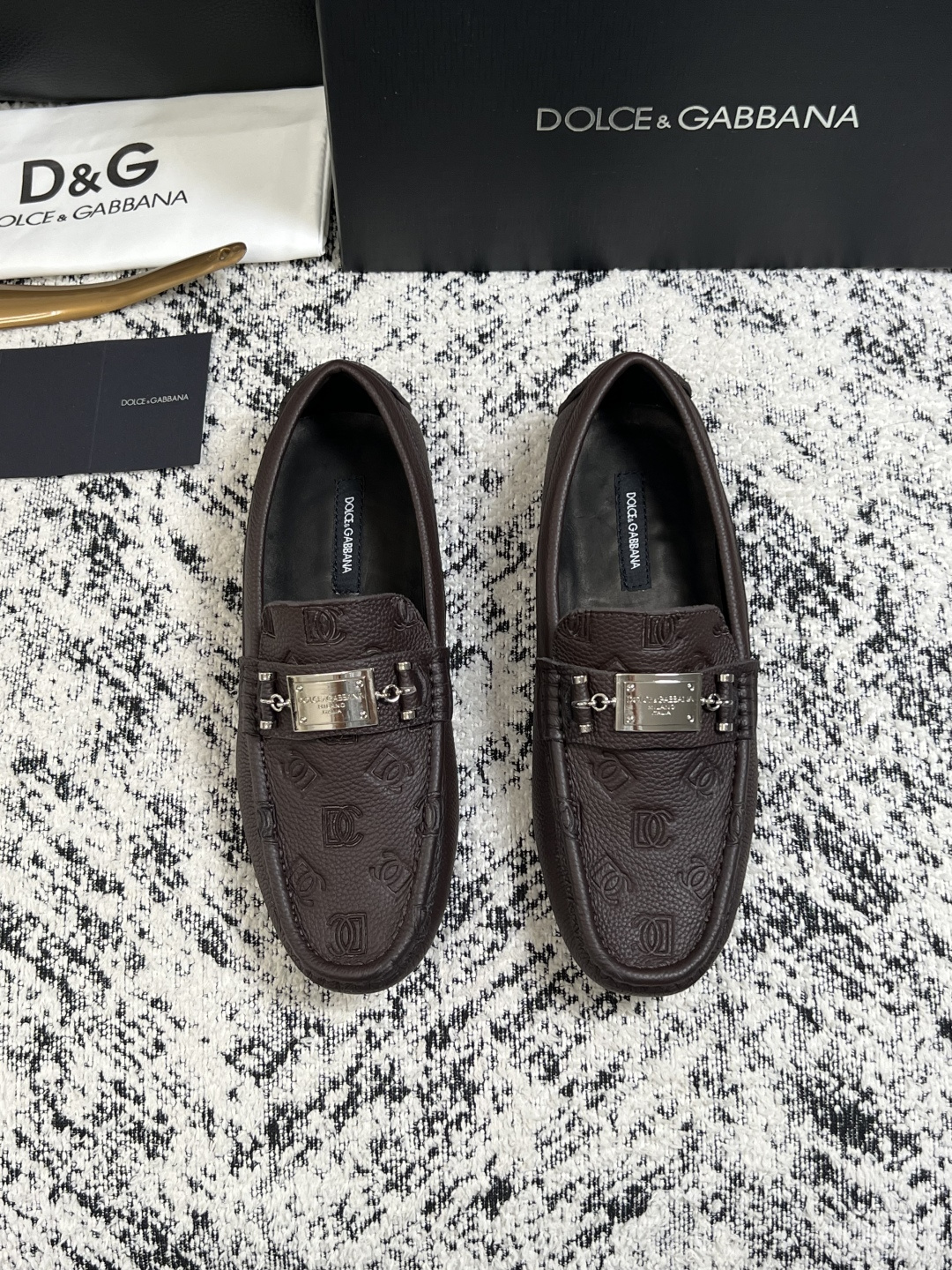 Dolce & Gabbana   高品质  顶级工艺品  杜嘉班纳 爆款豆豆鞋专柜新品同步，鞋面意大利进口牛皮面料，高