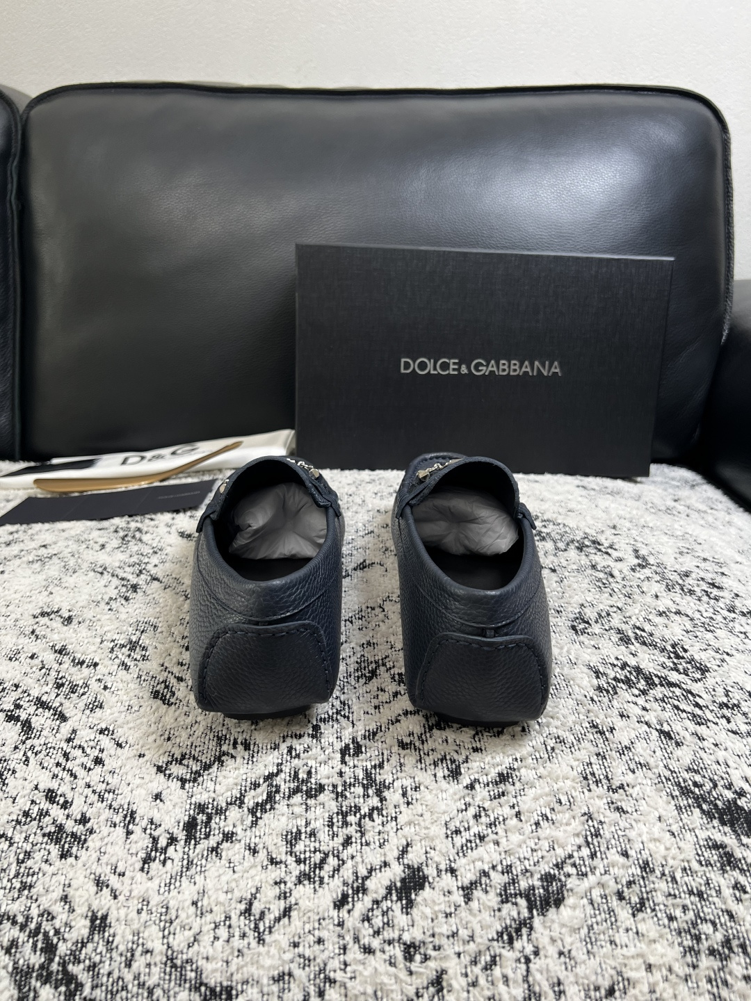 Dolce & Gabbana   高品质  顶级工艺品  杜嘉班纳 爆款豆豆鞋专柜新品同步，鞋面意大利进口牛皮面料，高