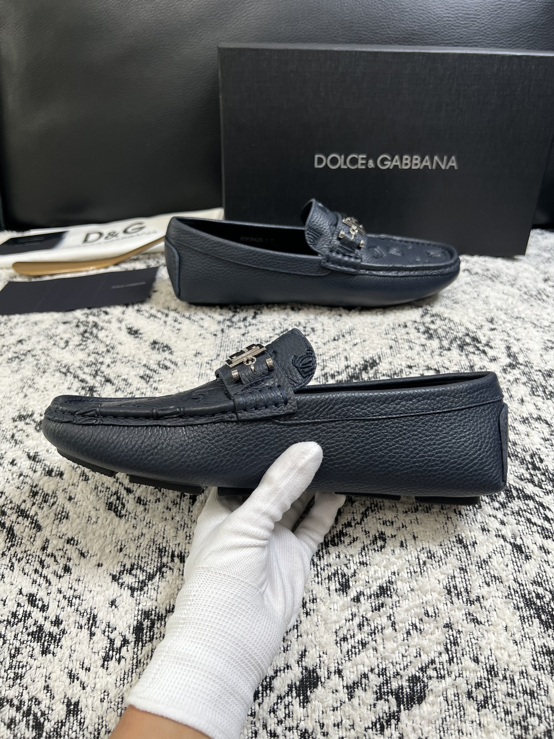 Dolce & Gabbana   高品质  顶级工艺品  杜嘉班纳 爆款豆豆鞋专柜新品同步，鞋面意大利进口牛皮面料，高