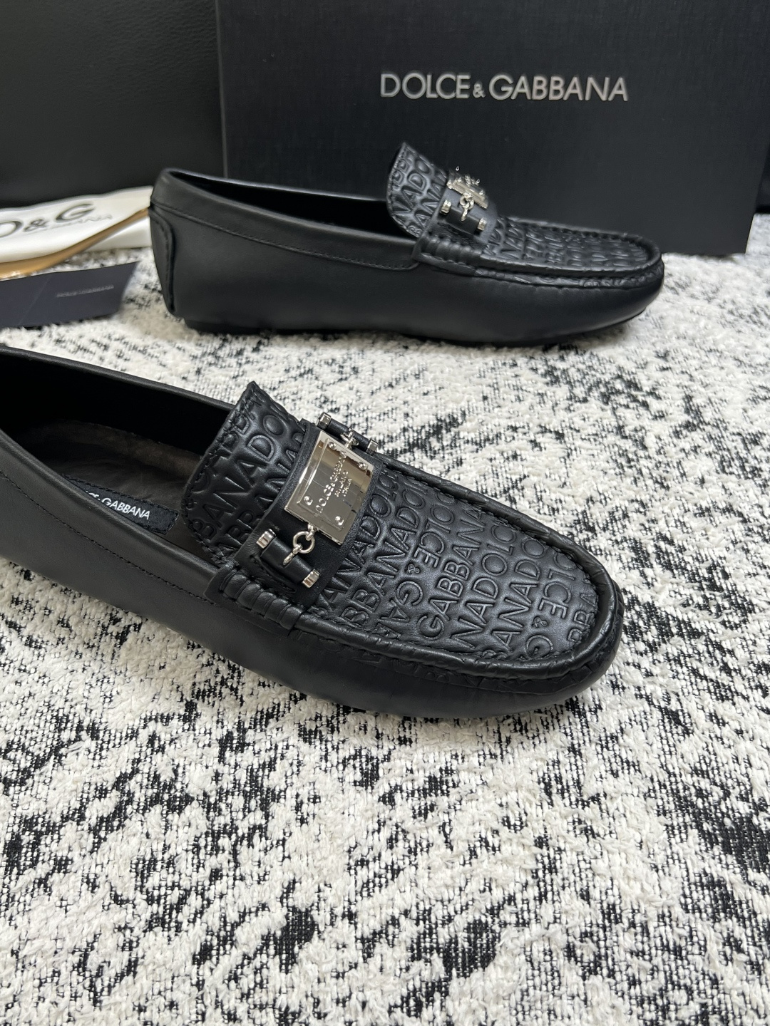 Dolce & Gabbana   高品质  顶级工艺品  杜嘉班纳 爆款豆豆鞋专柜新品同步，鞋面意大利进口牛皮面料，高